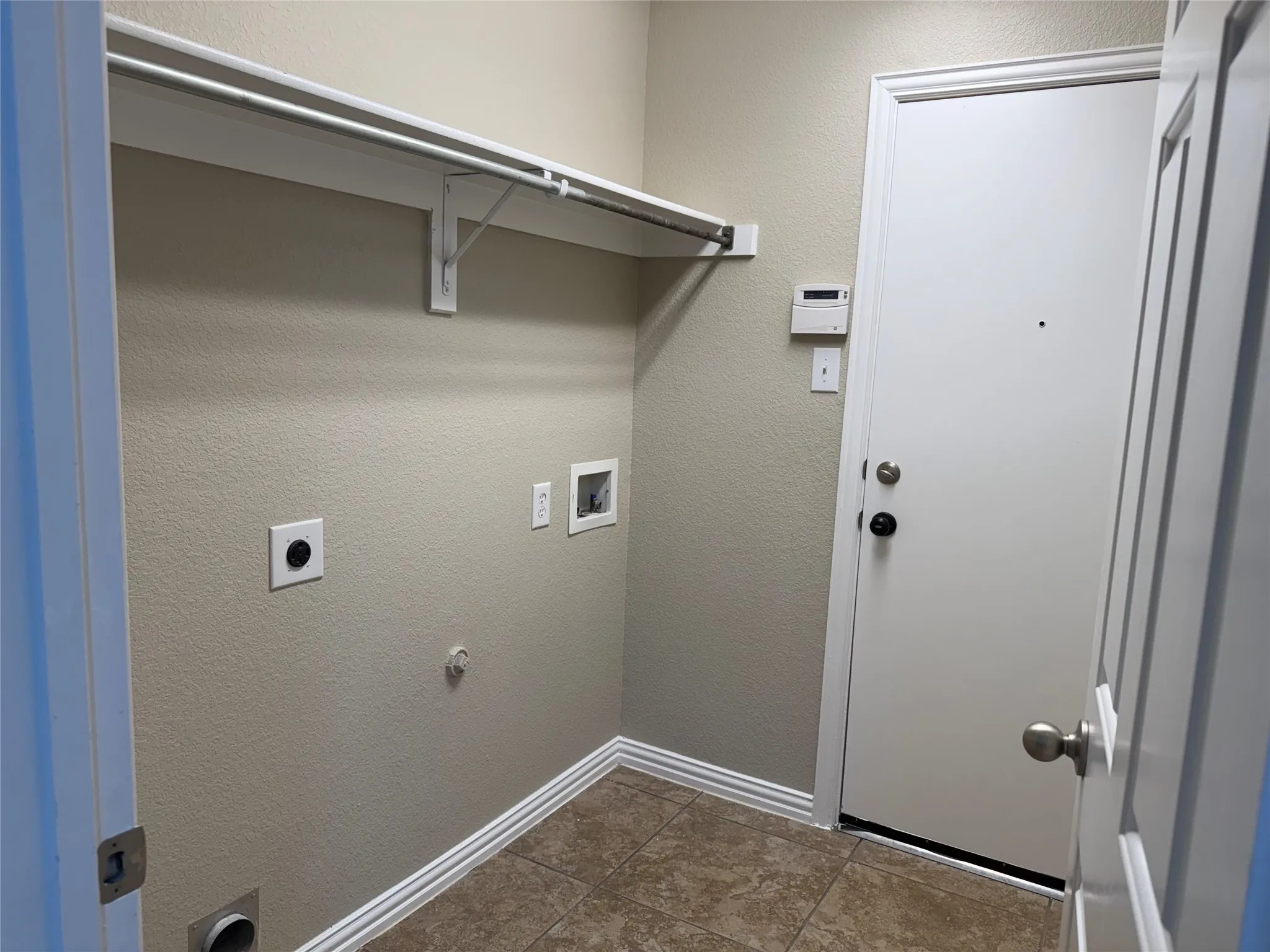 Single Family Residence For Sale in Kaufman County , 108 Cole Street, Forney, Texas 75126, 3 Bedroom, 2 Bathroom, 2 Garage spaces, 1,942 Sqft, built in 2005, Preowned, mls#21233280, Real Estate Agent in Forney, Homes For Sale in Kaufman county, Homes For Sale in Forney, Realtor in Forney Texas, Real Estate Brokerage Independent Realty Texas, Luminita Cordes Realtor
