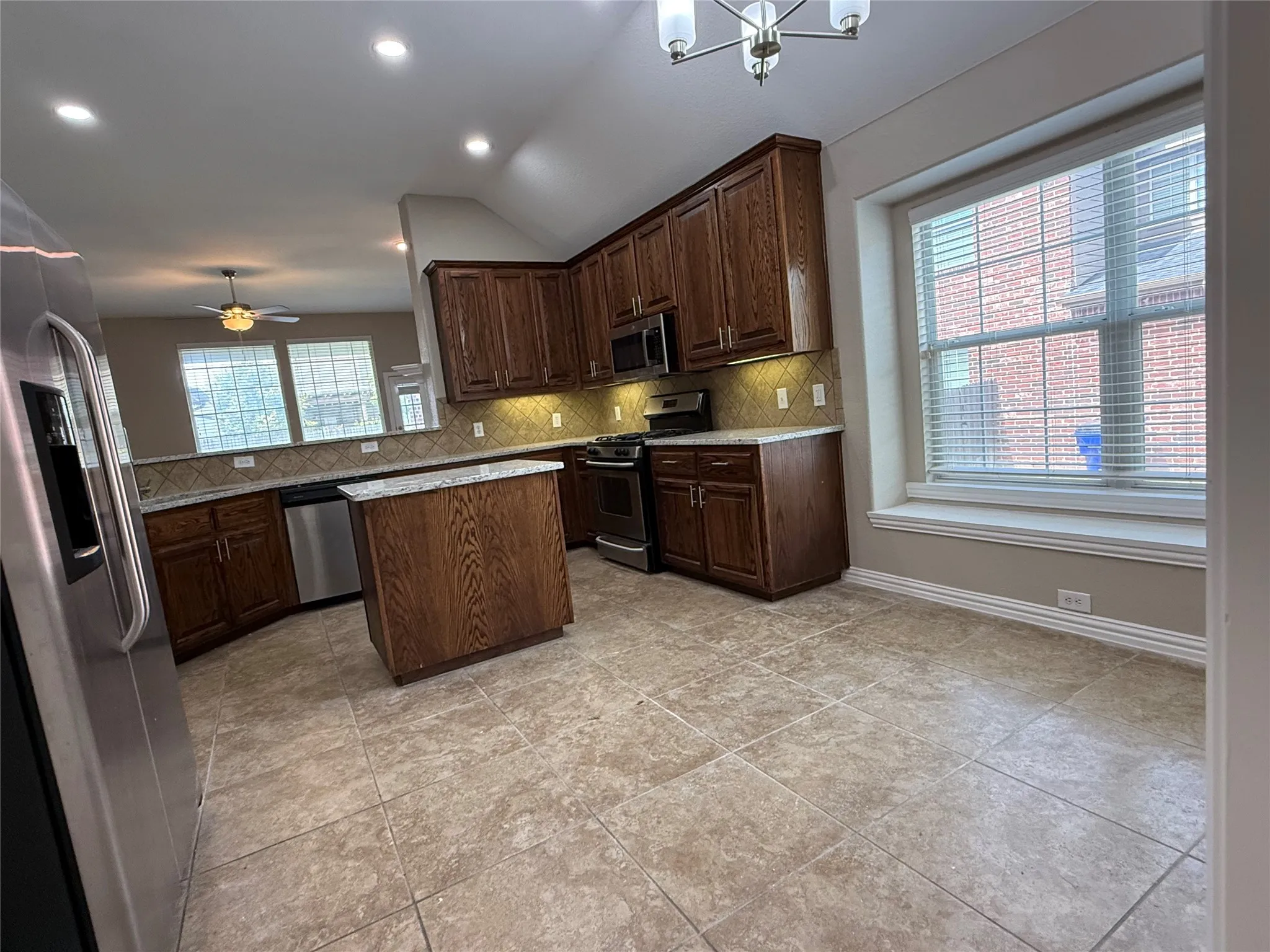 Single Family Residence For Sale in Kaufman County , 108 Cole Street, Forney, Texas 75126, 3 Bedroom, 2 Bathroom, 2 Garage spaces, 1,942 Sqft, built in 2005, Preowned, mls#21233280, Real Estate Agent in Forney, Homes For Sale in Kaufman county, Homes For Sale in Forney, Realtor in Forney Texas, Real Estate Brokerage Independent Realty Texas, Luminita Cordes Realtor