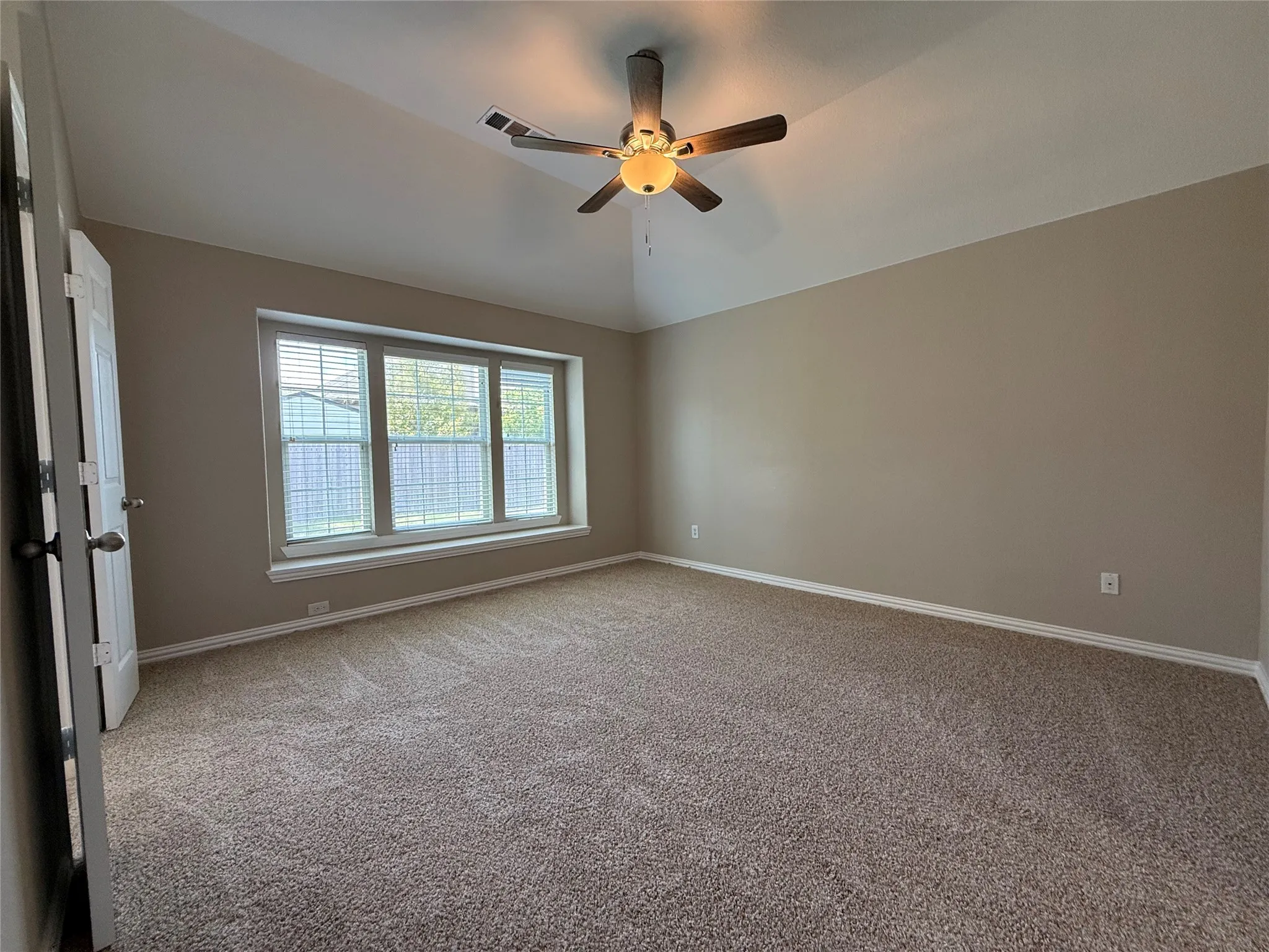Single Family Residence For Sale in Kaufman County , 108 Cole Street, Forney, Texas 75126, 3 Bedroom, 2 Bathroom, 2 Garage spaces, 1,942 Sqft, built in 2005, Preowned, mls#21233280, Real Estate Agent in Forney, Homes For Sale in Kaufman county, Homes For Sale in Forney, Realtor in Forney Texas, Real Estate Brokerage Independent Realty Texas, Luminita Cordes Realtor