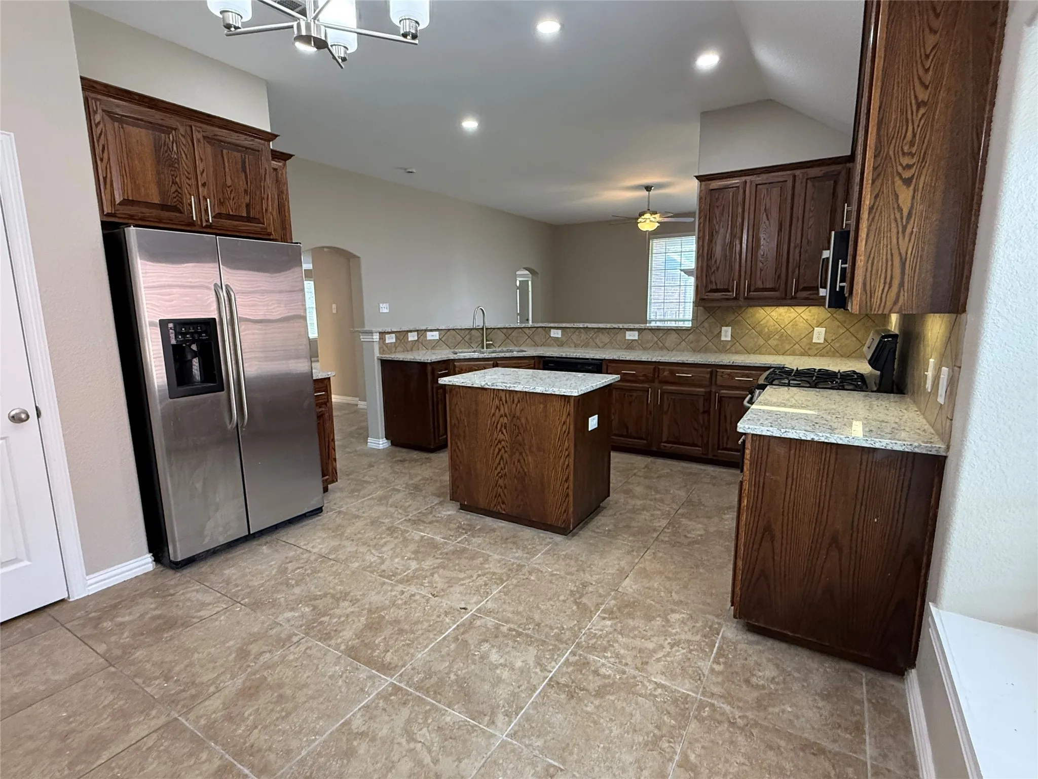 Single Family Residence For Sale in Kaufman County , 108 Cole Street, Forney, Texas 75126, 3 Bedroom, 2 Bathroom, 2 Garage spaces, 1,942 Sqft, built in 2005, Preowned, mls#21233280, Real Estate Agent in Forney, Homes For Sale in Kaufman county, Homes For Sale in Forney, Realtor in Forney Texas, Real Estate Brokerage Independent Realty Texas, Luminita Cordes Realtor