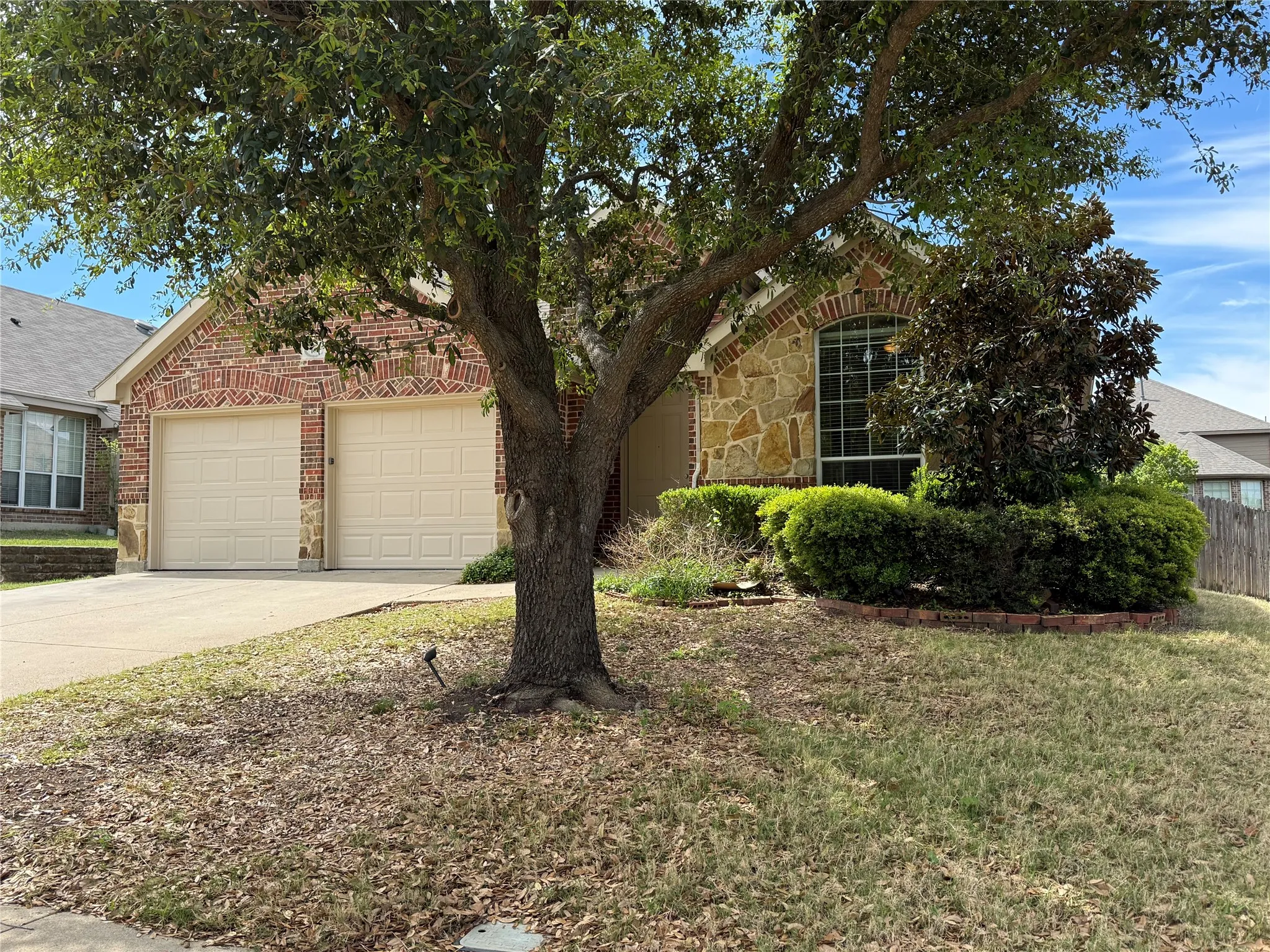 Single Family Residence For Sale in Kaufman County , 108 Cole Street, Forney, Texas 75126, 3 Bedroom, 2 Bathroom, 2 Garage spaces, 1,942 Sqft, built in 2005, Preowned, mls#21233280, Real Estate Agent in Forney, Homes For Sale in Kaufman county, Homes For Sale in Forney, Realtor in Forney Texas, Real Estate Brokerage Independent Realty Texas, Luminita Cordes Realtor