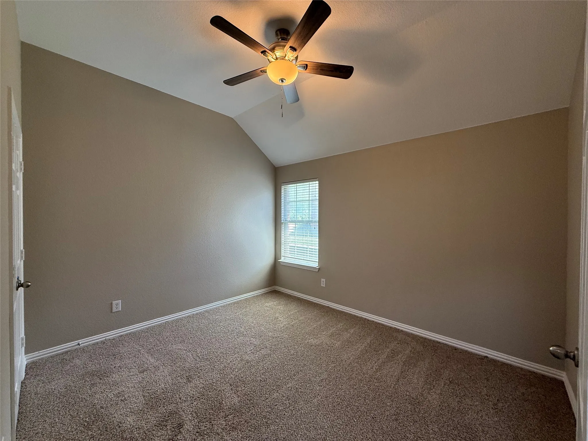 Single Family Residence For Sale in Kaufman County , 108 Cole Street, Forney, Texas 75126, 3 Bedroom, 2 Bathroom, 2 Garage spaces, 1,942 Sqft, built in 2005, Preowned, mls#21233280, Real Estate Agent in Forney, Homes For Sale in Kaufman county, Homes For Sale in Forney, Realtor in Forney Texas, Real Estate Brokerage Independent Realty Texas, Luminita Cordes Realtor