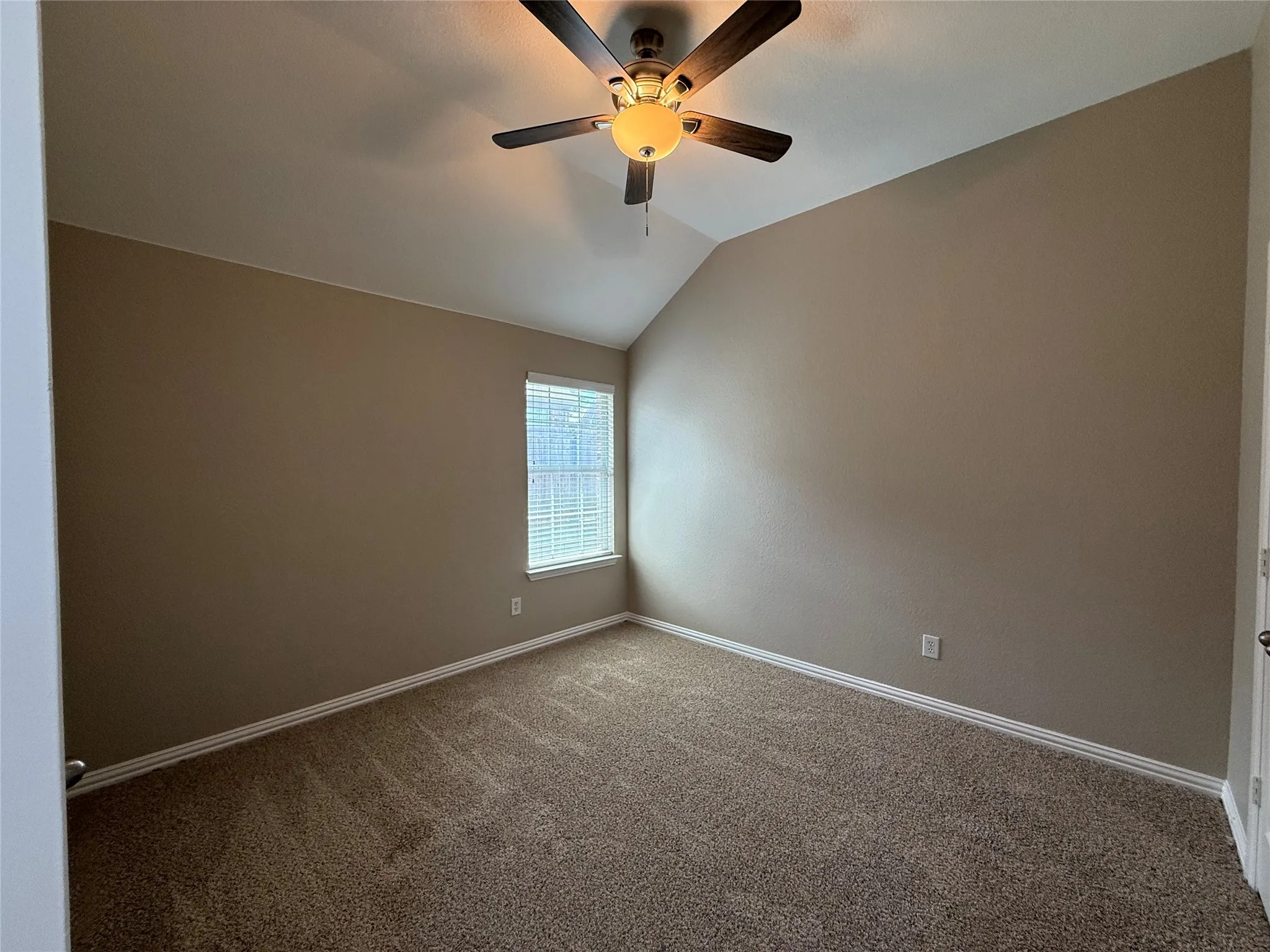 Single Family Residence For Sale in Kaufman County , 108 Cole Street, Forney, Texas 75126, 3 Bedroom, 2 Bathroom, 2 Garage spaces, 1,942 Sqft, built in 2005, Preowned, mls#21233280, Real Estate Agent in Forney, Homes For Sale in Kaufman county, Homes For Sale in Forney, Realtor in Forney Texas, Real Estate Brokerage Independent Realty Texas, Luminita Cordes Realtor
