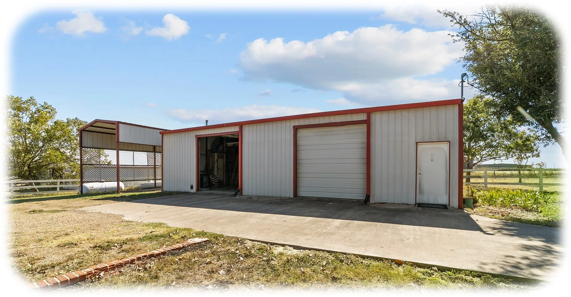 Single Family Residence For Sale in Collin County , 842 N Fm 1138, Nevada, Texas 75173, 3 Bedrooms, 3 Bathrooms, 3 Garage spaces, 2,465 Sqft, built in 1997, Preowned, Price $770,000, mls#21238407, Real Estate Agent in Nevada, Homes For Sale in Collin county, Homes For Sale in Nevada, Realtor in Nevada Texas, Real Estate Brokerage Independent Realty Texas, Luminita Cordes Realtor