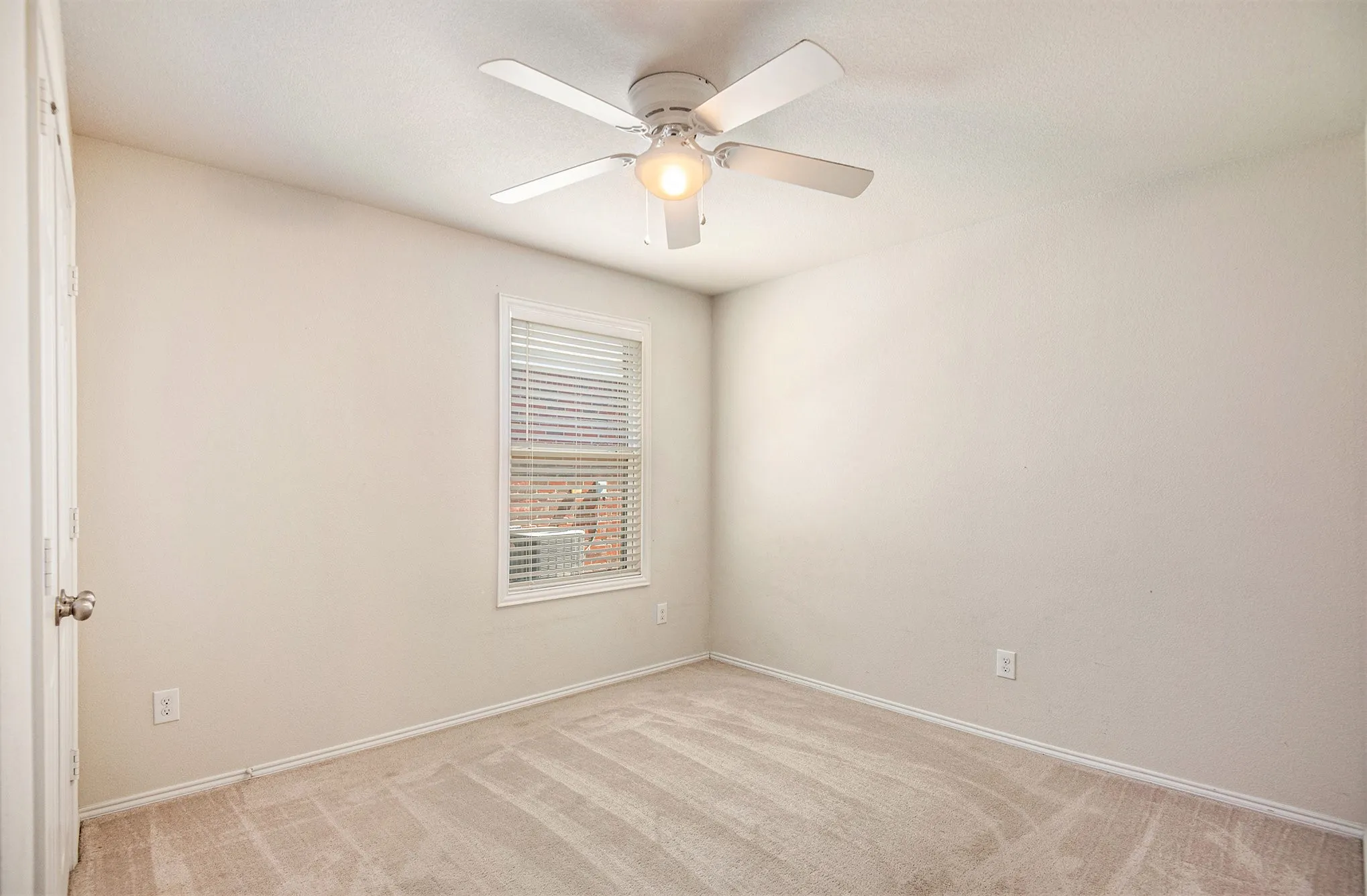 Single Family Residence For Rent in Tarrant County , 304 Chert Lane, Fort Worth, Texas 76131, 3 Bedrooms, 2 Bathrooms, 2 Garage spaces, 1,825 Sqft, built in 2014, Preowned, Price $1,950, mls#21240694, Real Estate Agent in Fort Worth, Homes For Rent in Tarrant county, Homes For Rent in Fort Worth, Realtor in Fort Worth Texas, Real Estate Brokerage Independent Realty Texas, Luminita Cordes Realtor
