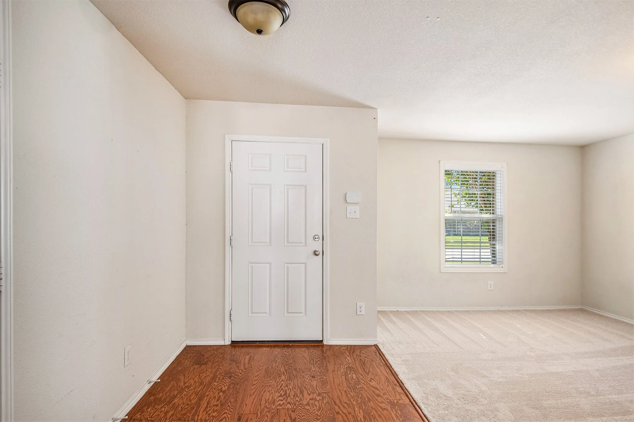 Single Family Residence For Rent in Tarrant County , 304 Chert Lane, Fort Worth, Texas 76131, 3 Bedrooms, 2 Bathrooms, 2 Garage spaces, 1,825 Sqft, built in 2014, Preowned, Price $1,950, mls#21240694, Real Estate Agent in Fort Worth, Homes For Rent in Tarrant county, Homes For Rent in Fort Worth, Realtor in Fort Worth Texas, Real Estate Brokerage Independent Realty Texas, Luminita Cordes Realtor