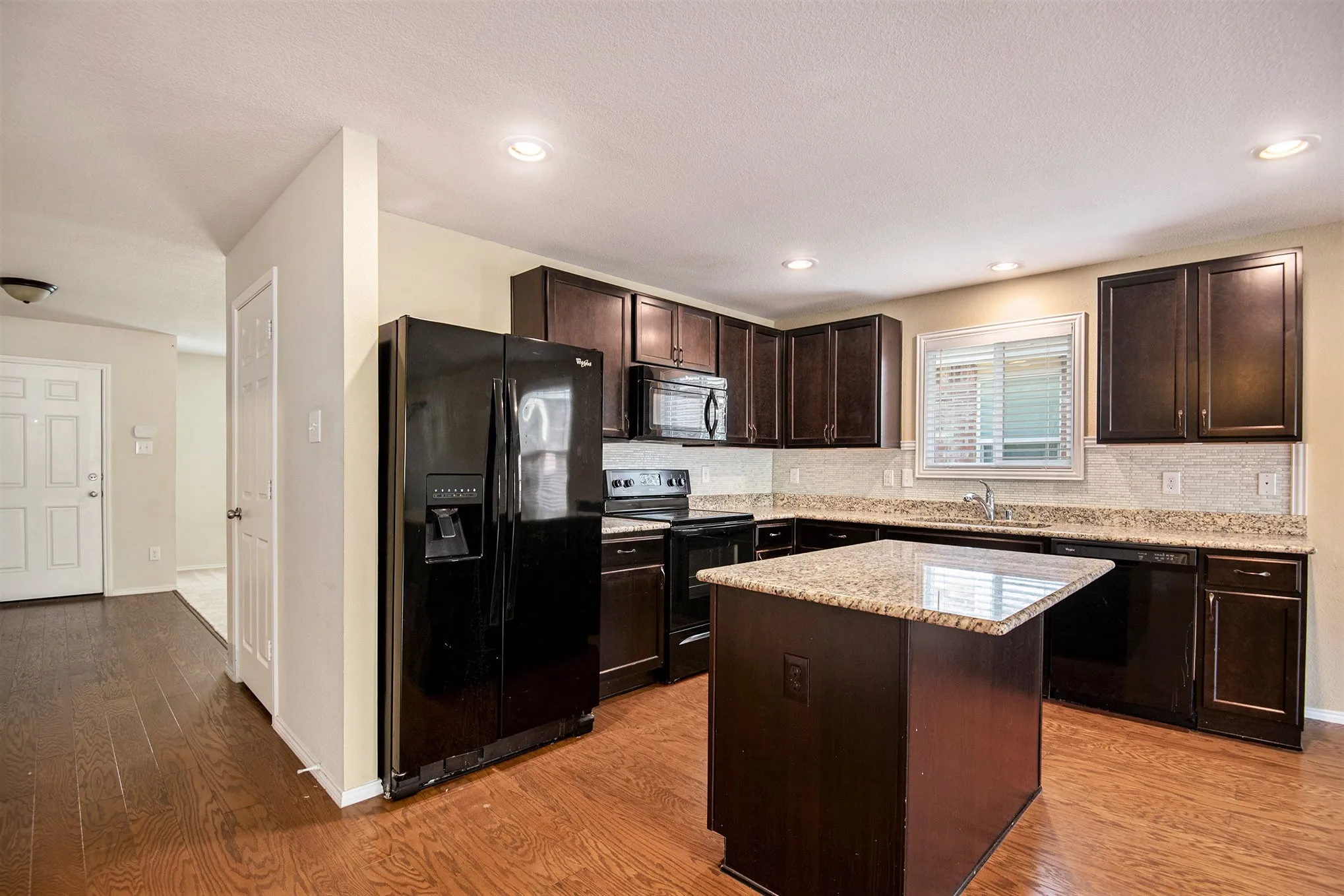 Single Family Residence For Rent in Tarrant County , 304 Chert Lane, Fort Worth, Texas 76131, 3 Bedrooms, 2 Bathrooms, 2 Garage spaces, 1,825 Sqft, built in 2014, Preowned, Price $1,950, mls#21240694, Real Estate Agent in Fort Worth, Homes For Rent in Tarrant county, Homes For Rent in Fort Worth, Realtor in Fort Worth Texas, Real Estate Brokerage Independent Realty Texas, Luminita Cordes Realtor