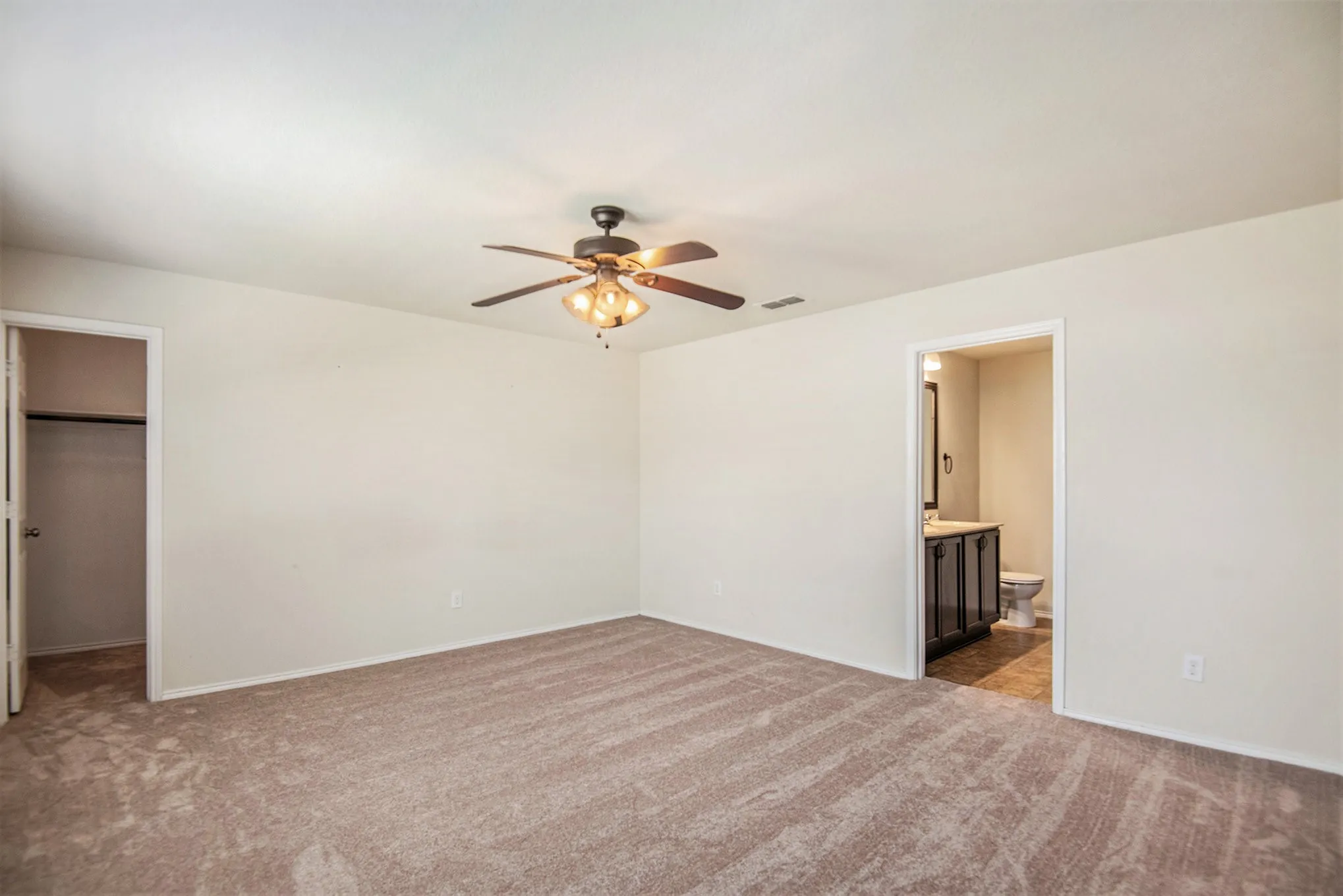Single Family Residence For Rent in Tarrant County , 304 Chert Lane, Fort Worth, Texas 76131, 3 Bedrooms, 2 Bathrooms, 2 Garage spaces, 1,825 Sqft, built in 2014, Preowned, Price $1,950, mls#21240694, Real Estate Agent in Fort Worth, Homes For Rent in Tarrant county, Homes For Rent in Fort Worth, Realtor in Fort Worth Texas, Real Estate Brokerage Independent Realty Texas, Luminita Cordes Realtor