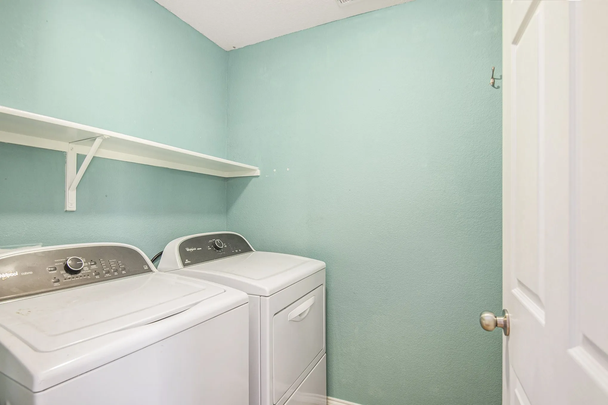 Single Family Residence For Rent in Tarrant County , 304 Chert Lane, Fort Worth, Texas 76131, 3 Bedrooms, 2 Bathrooms, 2 Garage spaces, 1,825 Sqft, built in 2014, Preowned, Price $1,950, mls#21240694, Real Estate Agent in Fort Worth, Homes For Rent in Tarrant county, Homes For Rent in Fort Worth, Realtor in Fort Worth Texas, Real Estate Brokerage Independent Realty Texas, Luminita Cordes Realtor