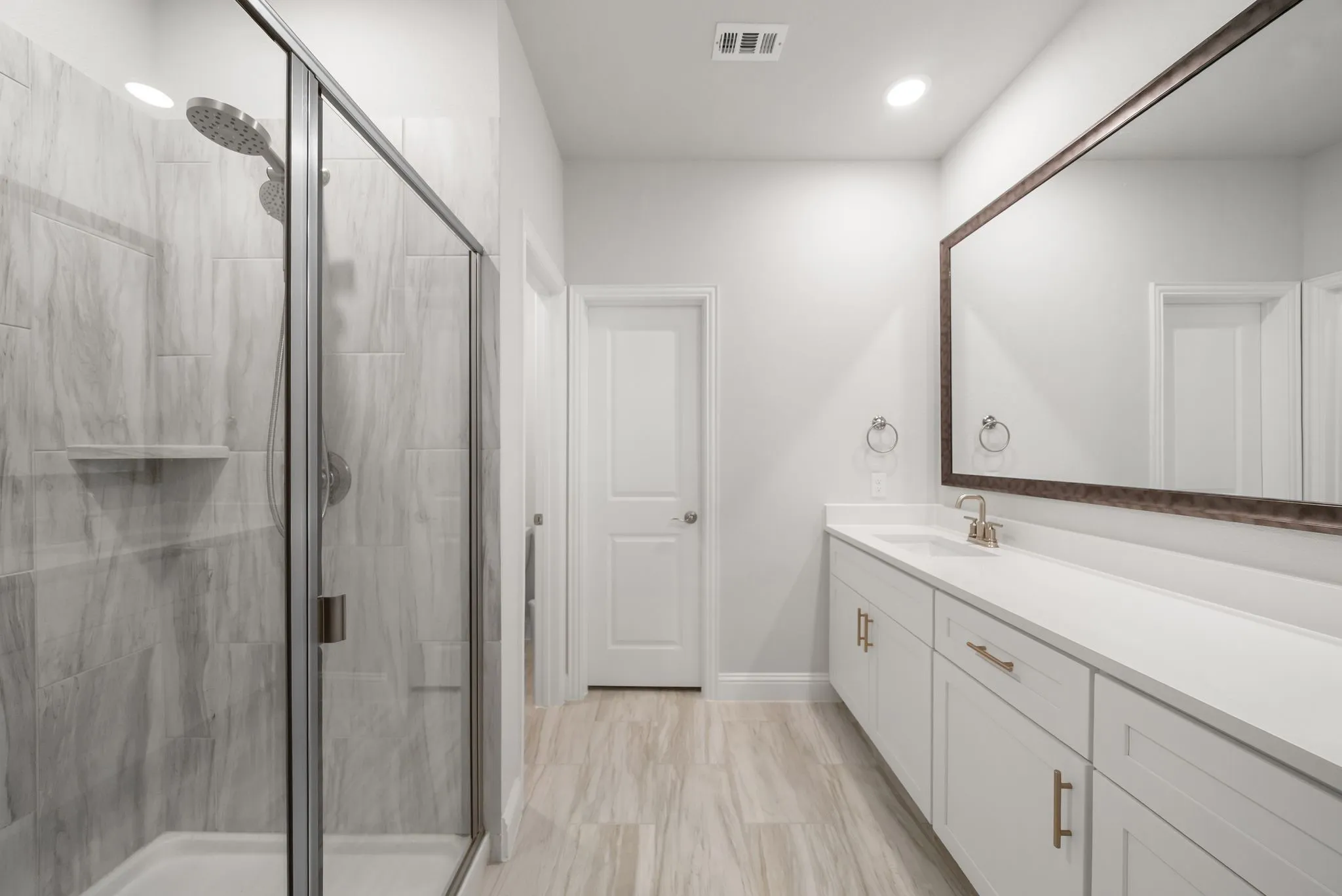 Single Family Residence For Sale in Collin County , 11432 Chepstow Crescent Court, Frisco, Texas 75035, 5 Bedroom, 3 Bathroom, 2 Garage spaces, 2,409 Sqft, built in 2024, Preowned, mls#21223027, Real Estate Agent in Frisco, Homes For Sale in Collin county, Homes For Sale in Frisco, Realtor in Frisco Texas, Real Estate Brokerage Independent Realty Texas, Luminita Cordes Realtor