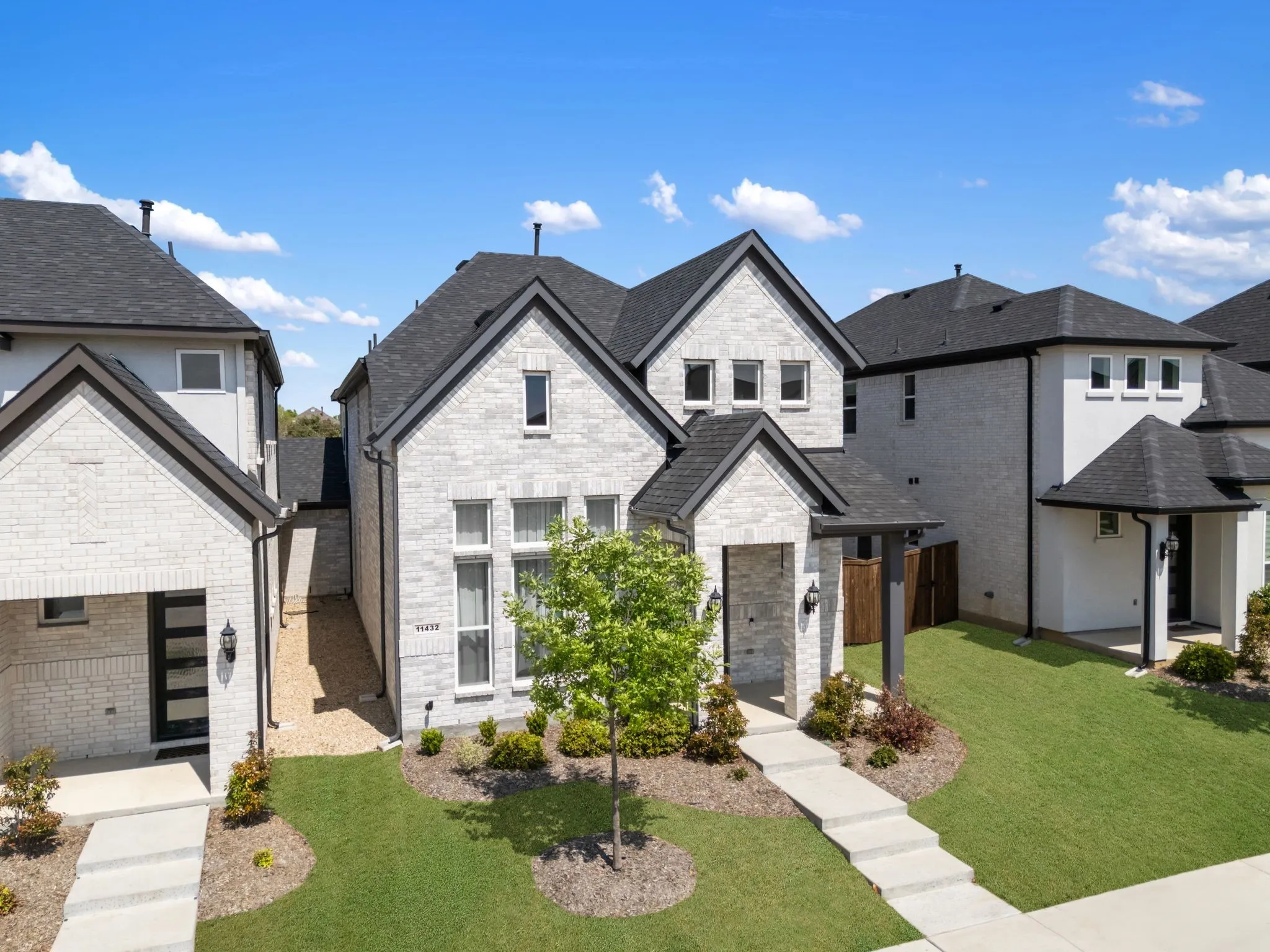 Single Family Residence For Sale in Collin County , 11432 Chepstow Crescent Court, Frisco, Texas 75035, 5 Bedroom, 3 Bathroom, 2 Garage spaces, 2,409 Sqft, built in 2024, Preowned, mls#21223027, Real Estate Agent in Frisco, Homes For Sale in Collin county, Homes For Sale in Frisco, Realtor in Frisco Texas, Real Estate Brokerage Independent Realty Texas, Luminita Cordes Realtor