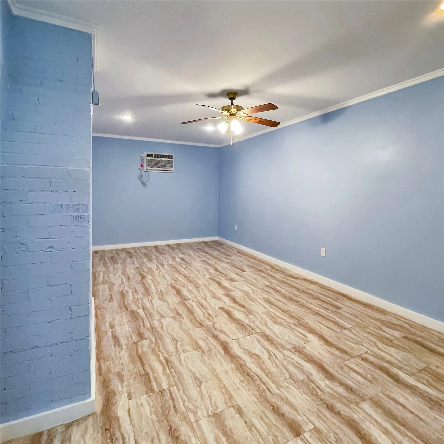 Single Family Residence For Sale in Hill County , 138 Seminole Trail, Whitney, Texas 76692, 3 Bedroom, 3 Bathroom, 1 Garage spaces, 1,746 Sqft, built in 0, mls#21240710, Real Estate Agent in Whitney, Homes For Sale in Hill county, Homes For Sale in Whitney, Realtor in Whitney Texas, Real Estate Brokerage Independent Realty Texas, Luminita Cordes Realtor