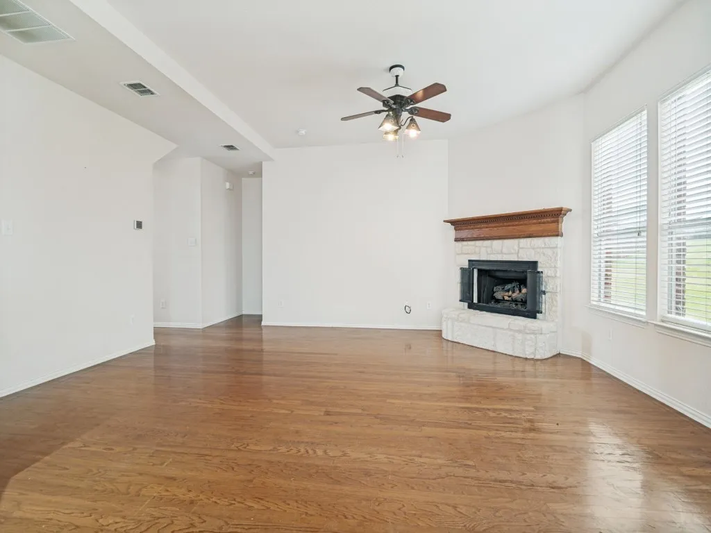Single Family Residence For Sale in Dallas County , 4317 Sea View Drive, Garland, Texas 75043, 5 Bedroom, 4 Bathroom, 3 Garage spaces, 4,011 Sqft, built in 2004, Preowned, mls#21239172, Real Estate Agent in Garland, Homes For Sale in Dallas county, Homes For Sale in Garland, Realtor in Garland Texas, Real Estate Brokerage Independent Realty Texas, Luminita Cordes Realtor