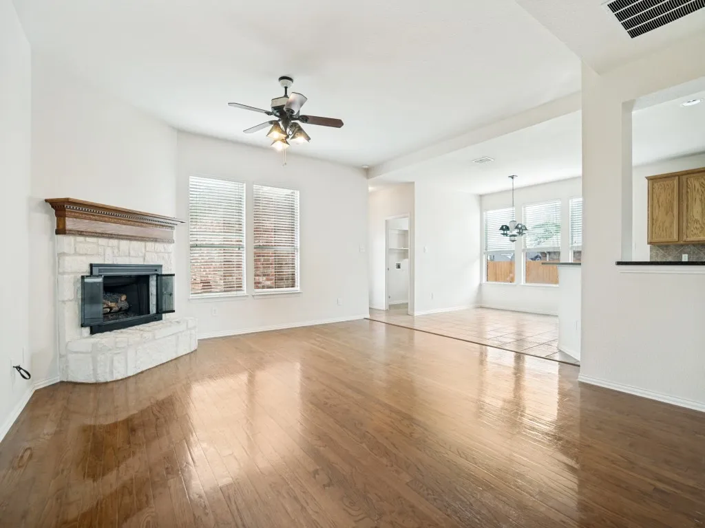 Single Family Residence For Sale in Dallas County , 4317 Sea View Drive, Garland, Texas 75043, 5 Bedroom, 4 Bathroom, 3 Garage spaces, 4,011 Sqft, built in 2004, Preowned, mls#21239172, Real Estate Agent in Garland, Homes For Sale in Dallas county, Homes For Sale in Garland, Realtor in Garland Texas, Real Estate Brokerage Independent Realty Texas, Luminita Cordes Realtor