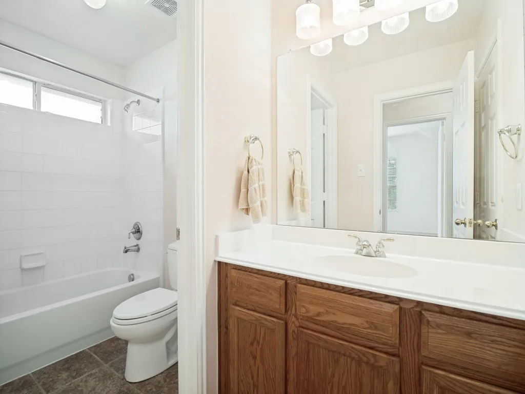 Single Family Residence For Sale in Dallas County , 4317 Sea View Drive, Garland, Texas 75043, 5 Bedroom, 4 Bathroom, 3 Garage spaces, 4,011 Sqft, built in 2004, Preowned, mls#21239172, Real Estate Agent in Garland, Homes For Sale in Dallas county, Homes For Sale in Garland, Realtor in Garland Texas, Real Estate Brokerage Independent Realty Texas, Luminita Cordes Realtor