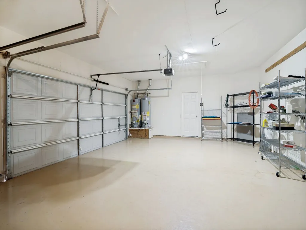 Single Family Residence For Sale in Dallas County , 4317 Sea View Drive, Garland, Texas 75043, 5 Bedroom, 4 Bathroom, 3 Garage spaces, 4,011 Sqft, built in 2004, Preowned, mls#21239172, Real Estate Agent in Garland, Homes For Sale in Dallas county, Homes For Sale in Garland, Realtor in Garland Texas, Real Estate Brokerage Independent Realty Texas, Luminita Cordes Realtor
