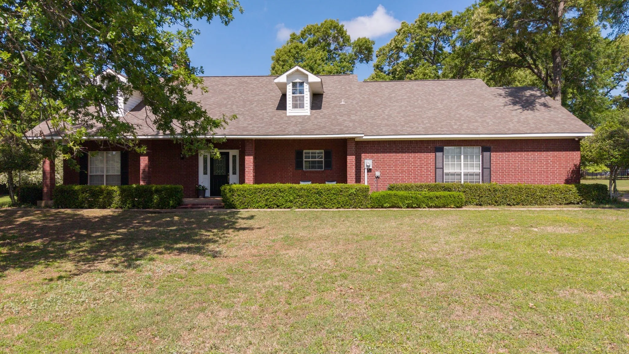 Single Family Residence For Sale in Wood County , 645 CR 1787, Yantis, Texas 75497, 4 Bedroom, 3 Bathroom, 2 Garage spaces, 2,348 Sqft, built in 1998, mls#21240592, Real Estate Agent in Yantis, Homes For Sale in Wood county, Homes For Sale in Yantis, Realtor in Yantis Texas, Real Estate Brokerage Independent Realty Texas, Luminita Cordes Realtor