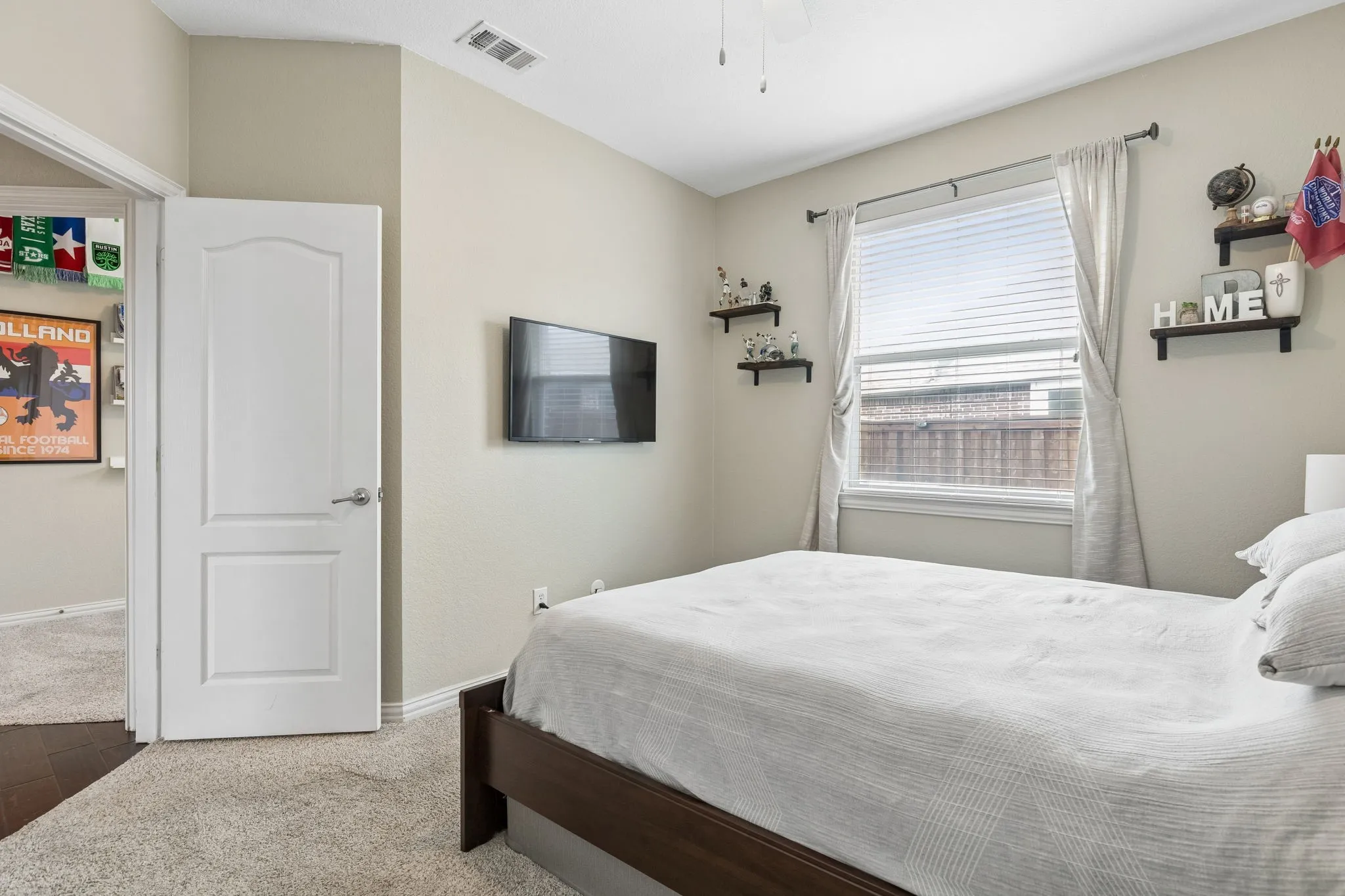 Single Family Residence For Sale in Denton County , 1717 Tahoe Trail, Prosper, Texas 75078, 3 Bedroom, 2 Bathroom, 2 Garage spaces, 1,828 Sqft, built in 2007, Preowned, mls#21240612, Real Estate Agent in Prosper, Homes For Sale in Denton county, Homes For Sale in Prosper, Realtor in Prosper Texas, Real Estate Brokerage Independent Realty Texas, Luminita Cordes Realtor
