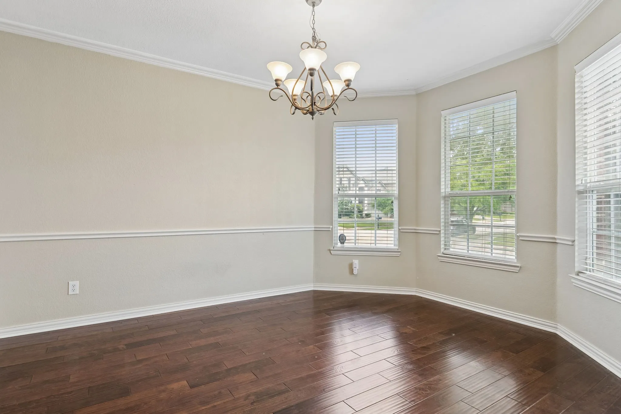 Single Family Residence For Sale in Denton County , 1717 Tahoe Trail, Prosper, Texas 75078, 3 Bedroom, 2 Bathroom, 2 Garage spaces, 1,828 Sqft, built in 2007, Preowned, mls#21240612, Real Estate Agent in Prosper, Homes For Sale in Denton county, Homes For Sale in Prosper, Realtor in Prosper Texas, Real Estate Brokerage Independent Realty Texas, Luminita Cordes Realtor