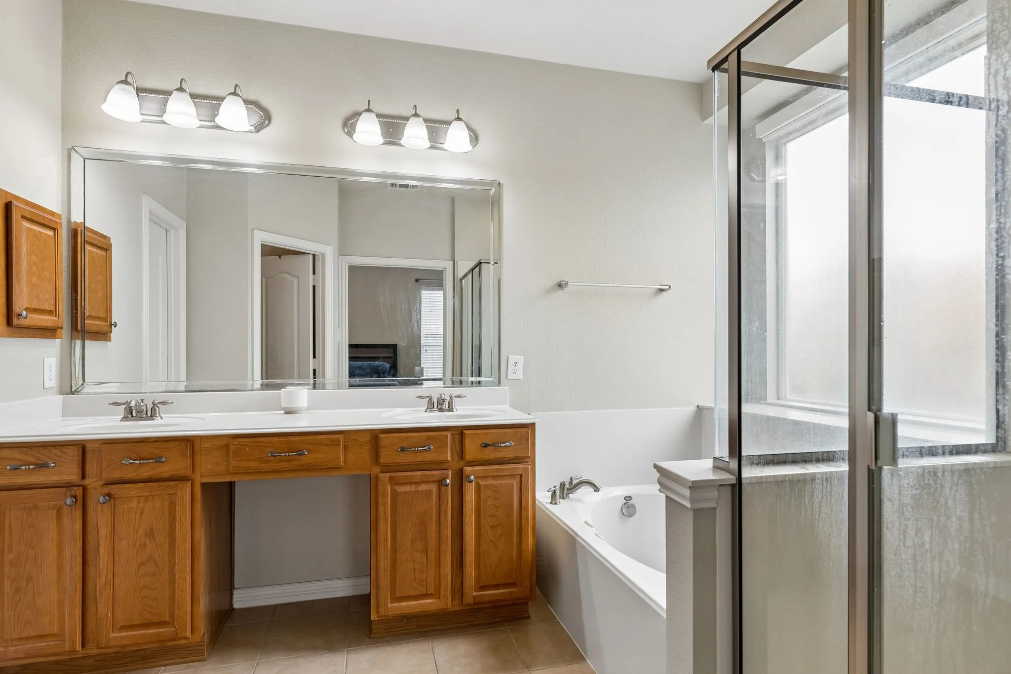 Single Family Residence For Sale in Denton County , 1717 Tahoe Trail, Prosper, Texas 75078, 3 Bedroom, 2 Bathroom, 2 Garage spaces, 1,828 Sqft, built in 2007, Preowned, mls#21240612, Real Estate Agent in Prosper, Homes For Sale in Denton county, Homes For Sale in Prosper, Realtor in Prosper Texas, Real Estate Brokerage Independent Realty Texas, Luminita Cordes Realtor