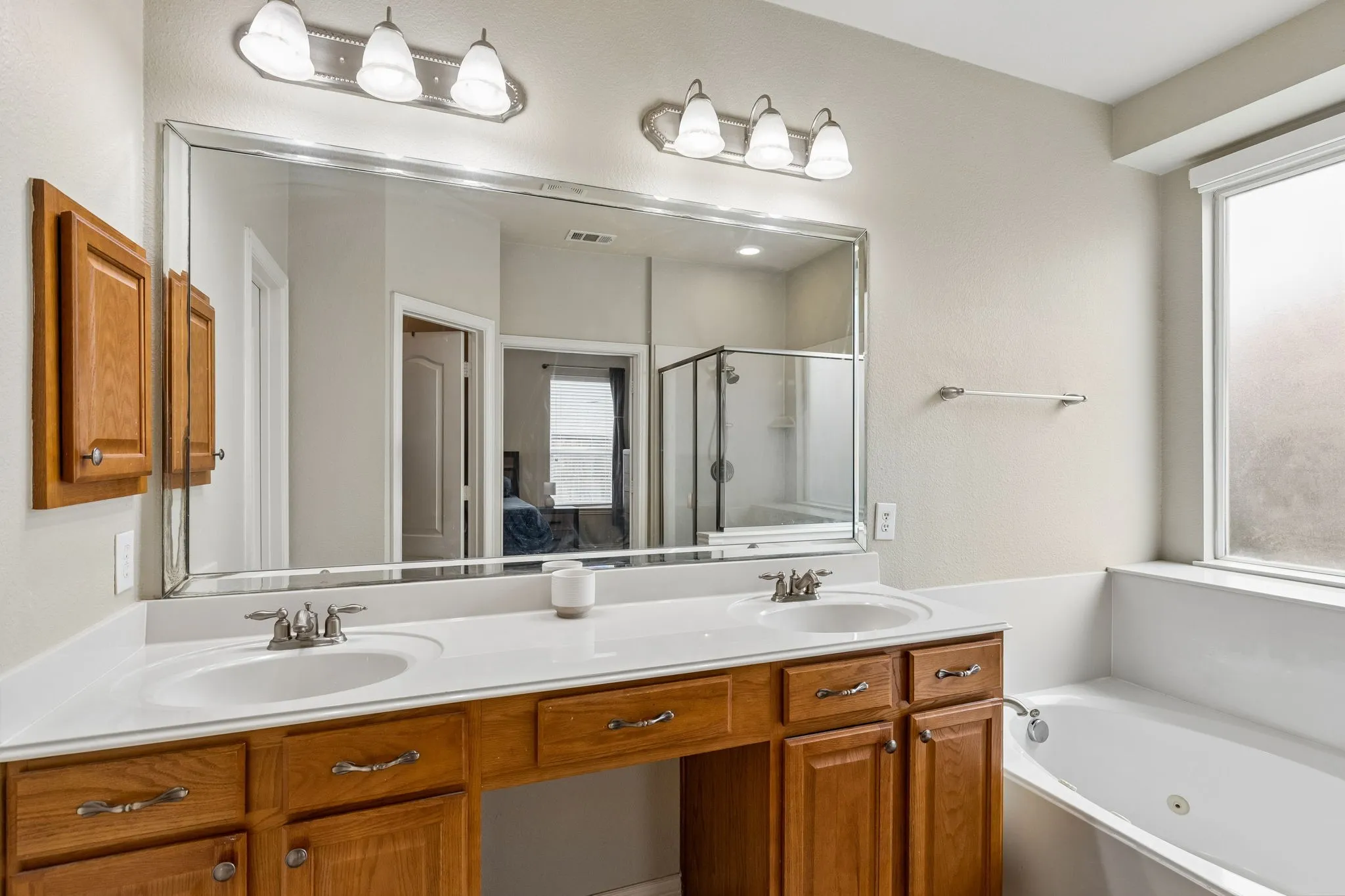 Single Family Residence For Sale in Denton County , 1717 Tahoe Trail, Prosper, Texas 75078, 3 Bedroom, 2 Bathroom, 2 Garage spaces, 1,828 Sqft, built in 2007, Preowned, mls#21240612, Real Estate Agent in Prosper, Homes For Sale in Denton county, Homes For Sale in Prosper, Realtor in Prosper Texas, Real Estate Brokerage Independent Realty Texas, Luminita Cordes Realtor