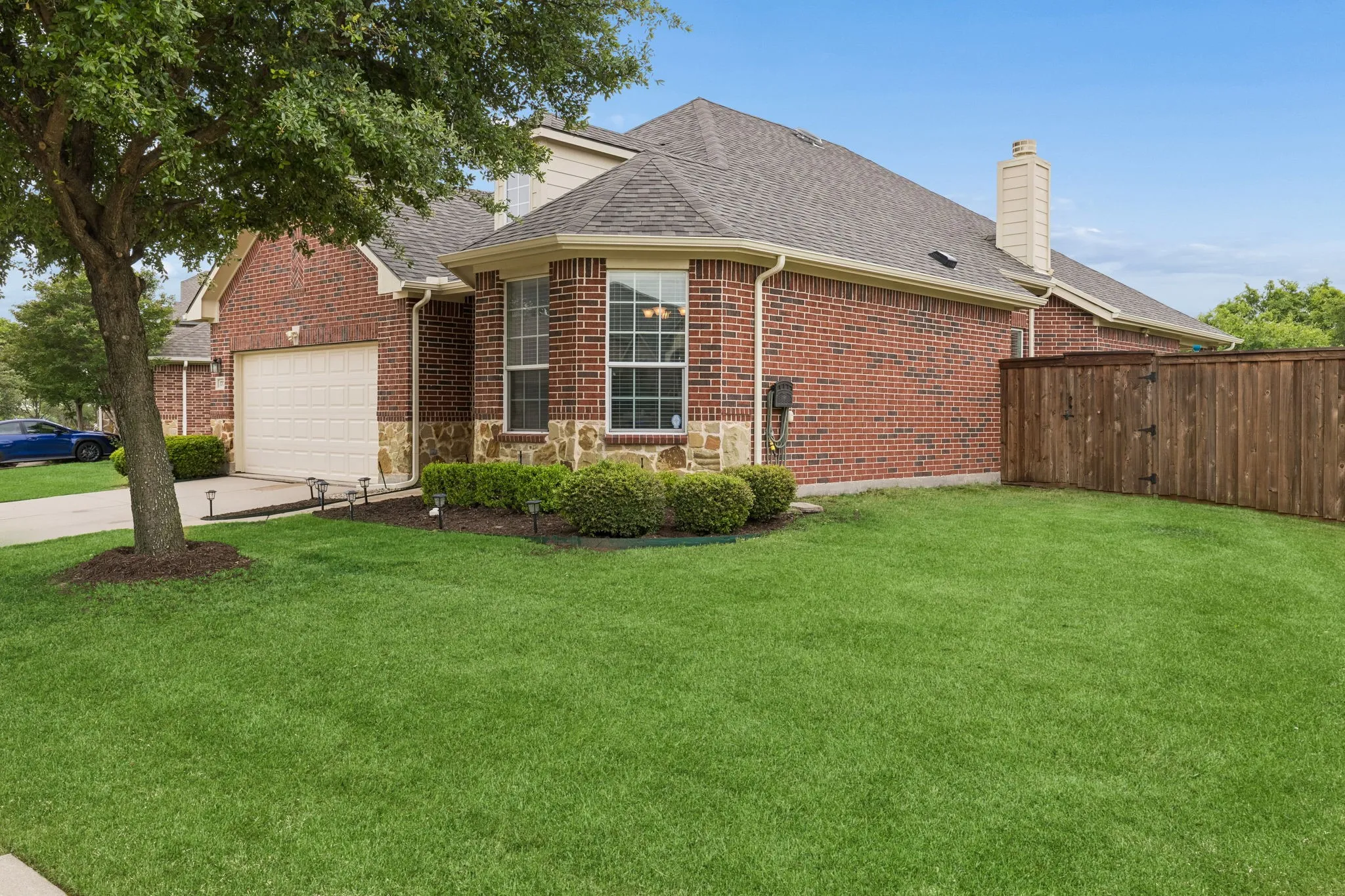 Single Family Residence For Sale in Denton County , 1717 Tahoe Trail, Prosper, Texas 75078, 3 Bedroom, 2 Bathroom, 2 Garage spaces, 1,828 Sqft, built in 2007, Preowned, mls#21240612, Real Estate Agent in Prosper, Homes For Sale in Denton county, Homes For Sale in Prosper, Realtor in Prosper Texas, Real Estate Brokerage Independent Realty Texas, Luminita Cordes Realtor