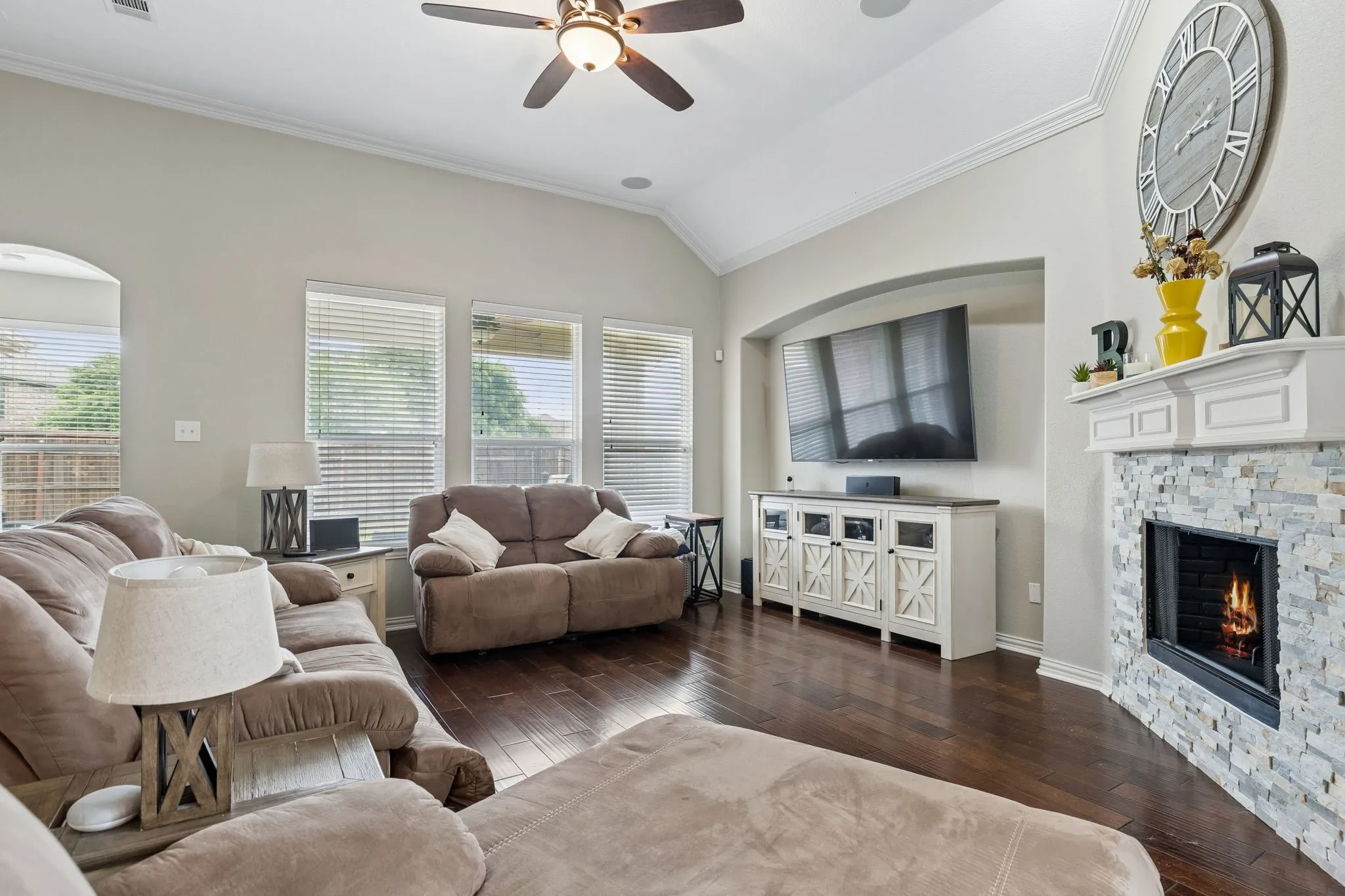 Single Family Residence For Sale in Denton County , 1717 Tahoe Trail, Prosper, Texas 75078, 3 Bedroom, 2 Bathroom, 2 Garage spaces, 1,828 Sqft, built in 2007, Preowned, mls#21240612, Real Estate Agent in Prosper, Homes For Sale in Denton county, Homes For Sale in Prosper, Realtor in Prosper Texas, Real Estate Brokerage Independent Realty Texas, Luminita Cordes Realtor