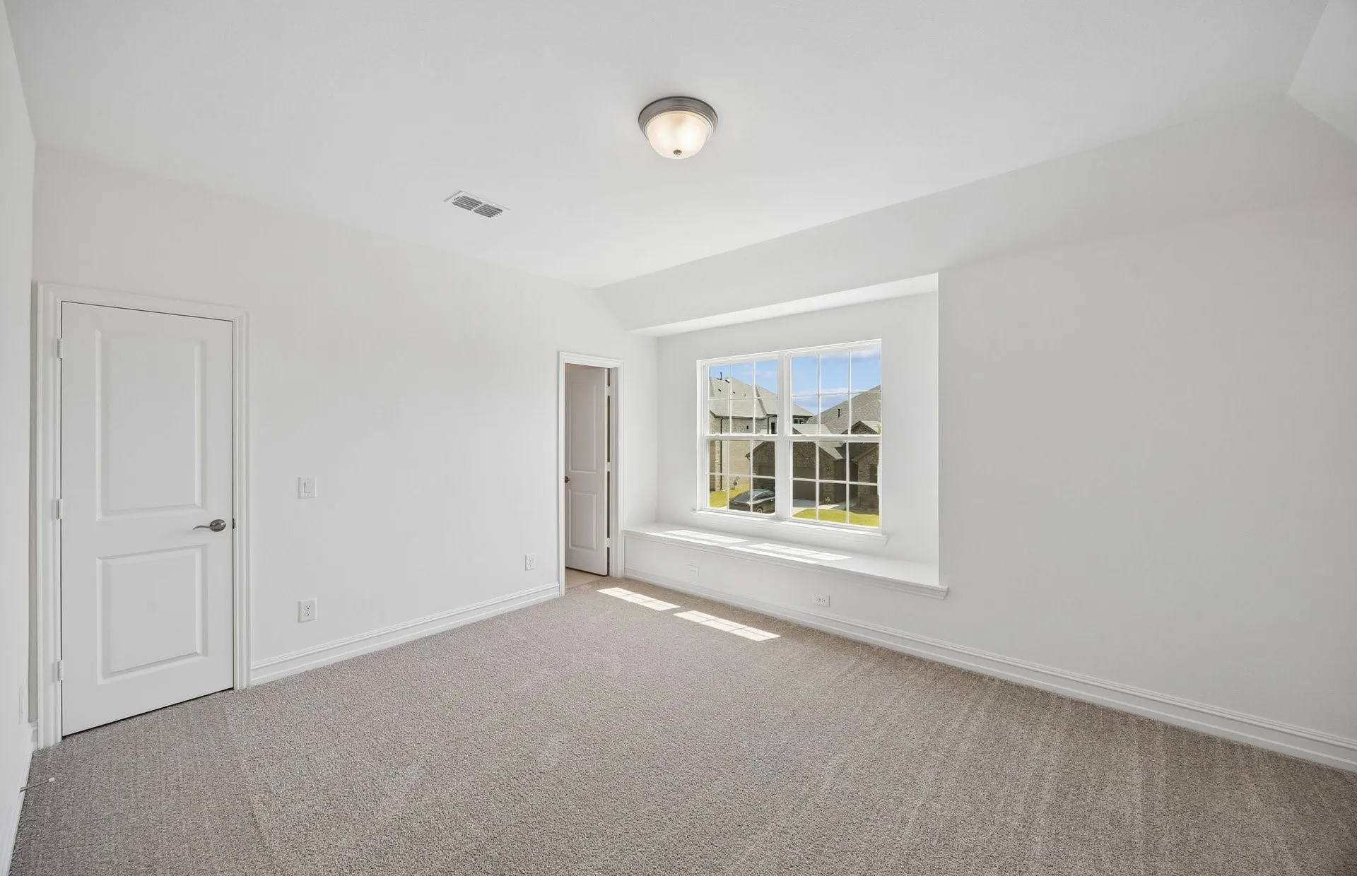 Spacious secondary bedroom