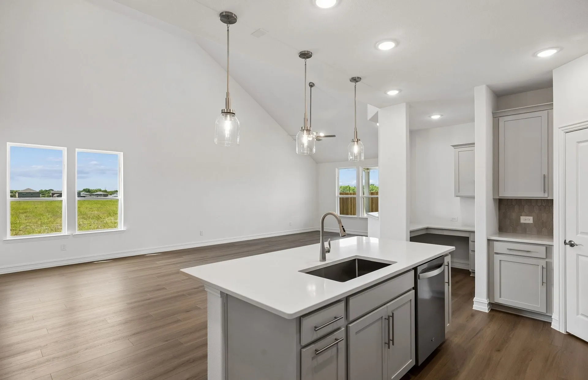 Beautiful pendent lighting in kitchen