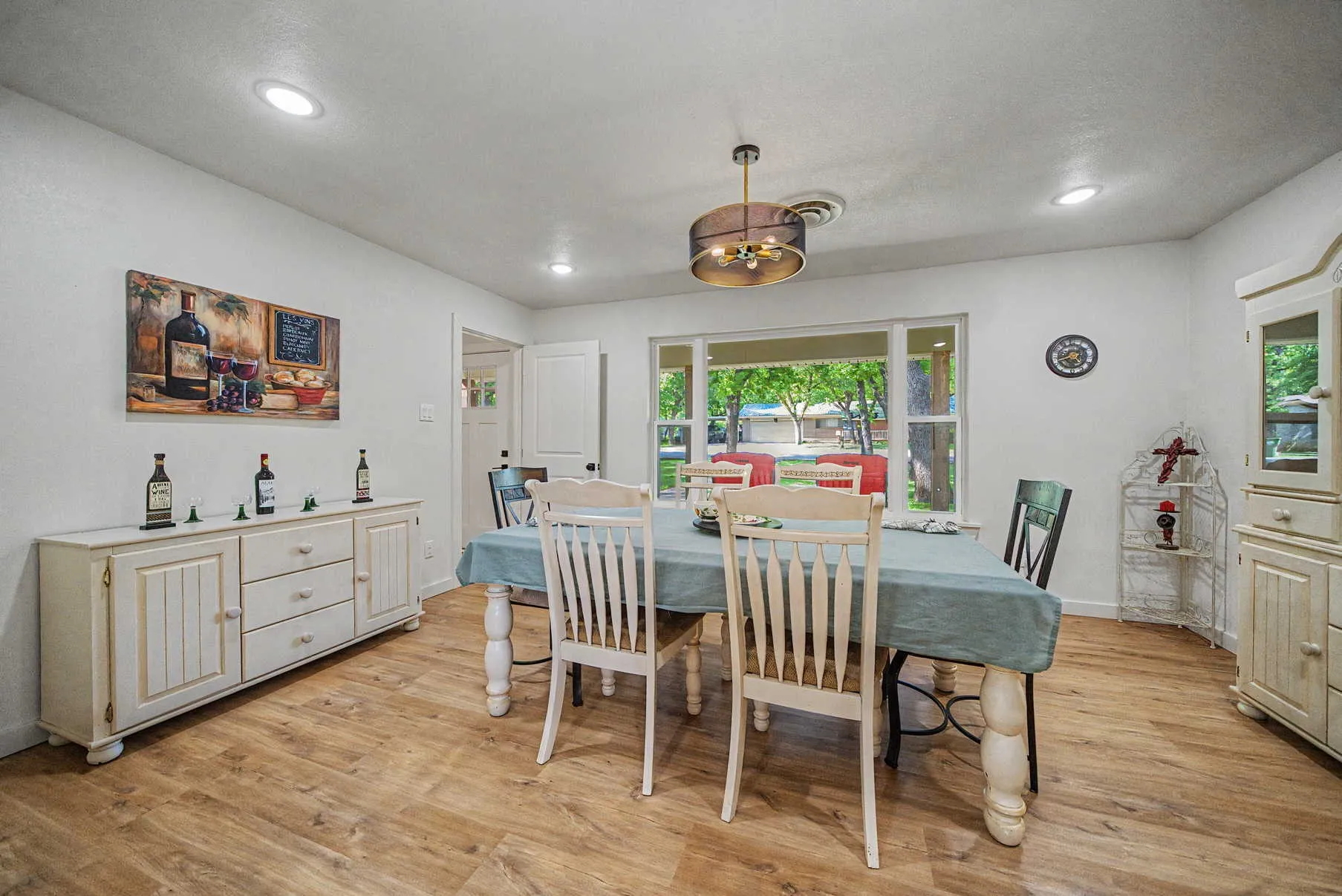 Single Family Residence For Sale in Palo Pinto County , 401 NW 32nd Street, Mineral Wells, Texas 76067, 3 Bedrooms, 2 Bathrooms, Garage spaces, 2,238 Sqft, built in 1963, Preowned, Price $320,000, mls#21240131, Real Estate Agent in Mineral Wells, Homes For Sale in Palo Pinto county, Homes For Sale in Mineral Wells, Realtor in Mineral Wells Texas, Real Estate Brokerage Independent Realty Texas, Luminita Cordes Realtor