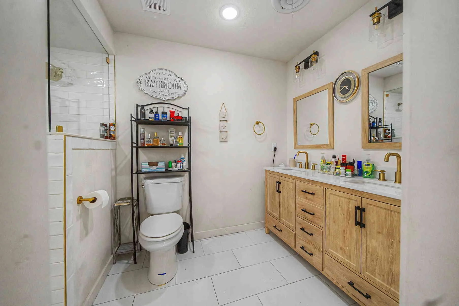 Single Family Residence For Sale in Palo Pinto County , 401 NW 32nd Street, Mineral Wells, Texas 76067, 3 Bedrooms, 2 Bathrooms, Garage spaces, 2,238 Sqft, built in 1963, Preowned, Price $320,000, mls#21240131, Real Estate Agent in Mineral Wells, Homes For Sale in Palo Pinto county, Homes For Sale in Mineral Wells, Realtor in Mineral Wells Texas, Real Estate Brokerage Independent Realty Texas, Luminita Cordes Realtor