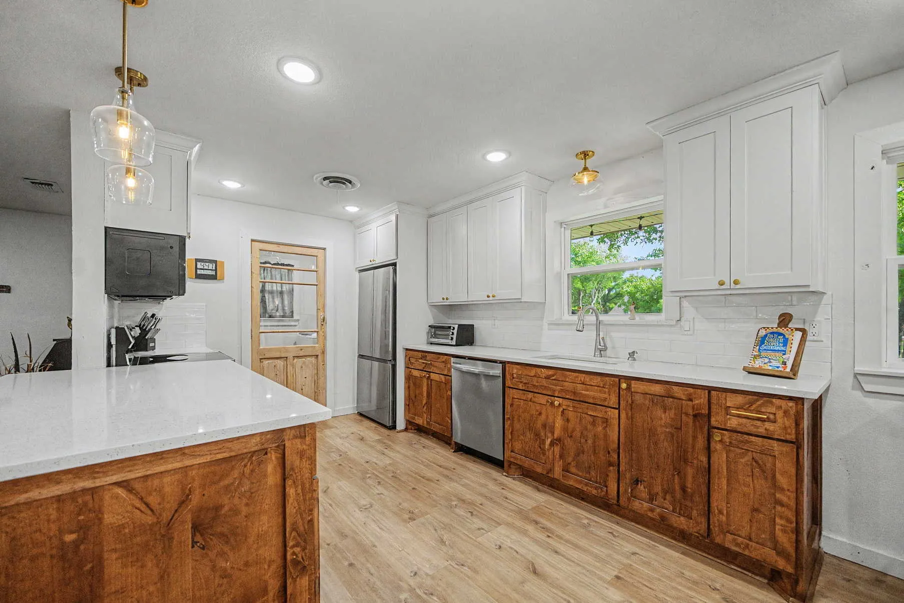 Single Family Residence For Sale in Palo Pinto County , 401 NW 32nd Street, Mineral Wells, Texas 76067, 3 Bedrooms, 2 Bathrooms, Garage spaces, 2,238 Sqft, built in 1963, Preowned, Price $320,000, mls#21240131, Real Estate Agent in Mineral Wells, Homes For Sale in Palo Pinto county, Homes For Sale in Mineral Wells, Realtor in Mineral Wells Texas, Real Estate Brokerage Independent Realty Texas, Luminita Cordes Realtor