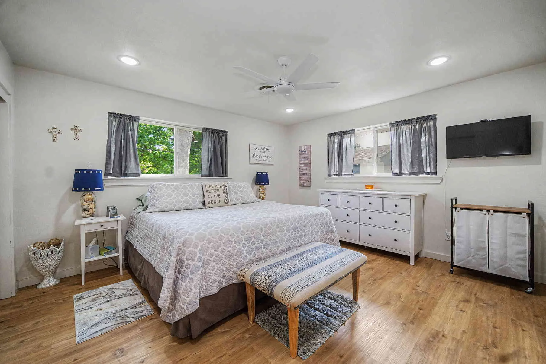 Single Family Residence For Sale in Palo Pinto County , 401 NW 32nd Street, Mineral Wells, Texas 76067, 3 Bedrooms, 2 Bathrooms, Garage spaces, 2,238 Sqft, built in 1963, Preowned, Price $320,000, mls#21240131, Real Estate Agent in Mineral Wells, Homes For Sale in Palo Pinto county, Homes For Sale in Mineral Wells, Realtor in Mineral Wells Texas, Real Estate Brokerage Independent Realty Texas, Luminita Cordes Realtor