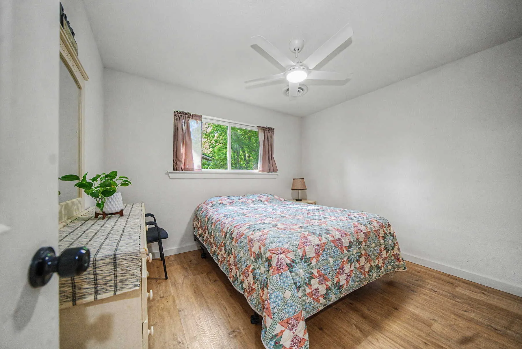 Single Family Residence For Sale in Palo Pinto County , 401 NW 32nd Street, Mineral Wells, Texas 76067, 3 Bedrooms, 2 Bathrooms, Garage spaces, 2,238 Sqft, built in 1963, Preowned, Price $320,000, mls#21240131, Real Estate Agent in Mineral Wells, Homes For Sale in Palo Pinto county, Homes For Sale in Mineral Wells, Realtor in Mineral Wells Texas, Real Estate Brokerage Independent Realty Texas, Luminita Cordes Realtor