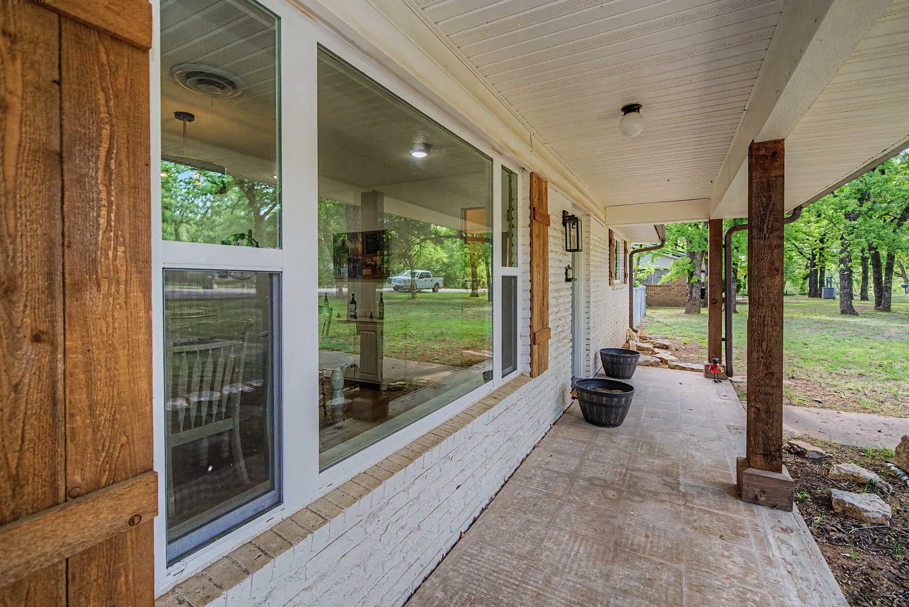 Single Family Residence For Sale in Palo Pinto County , 401 NW 32nd Street, Mineral Wells, Texas 76067, 3 Bedrooms, 2 Bathrooms, Garage spaces, 2,238 Sqft, built in 1963, Preowned, Price $320,000, mls#21240131, Real Estate Agent in Mineral Wells, Homes For Sale in Palo Pinto county, Homes For Sale in Mineral Wells, Realtor in Mineral Wells Texas, Real Estate Brokerage Independent Realty Texas, Luminita Cordes Realtor