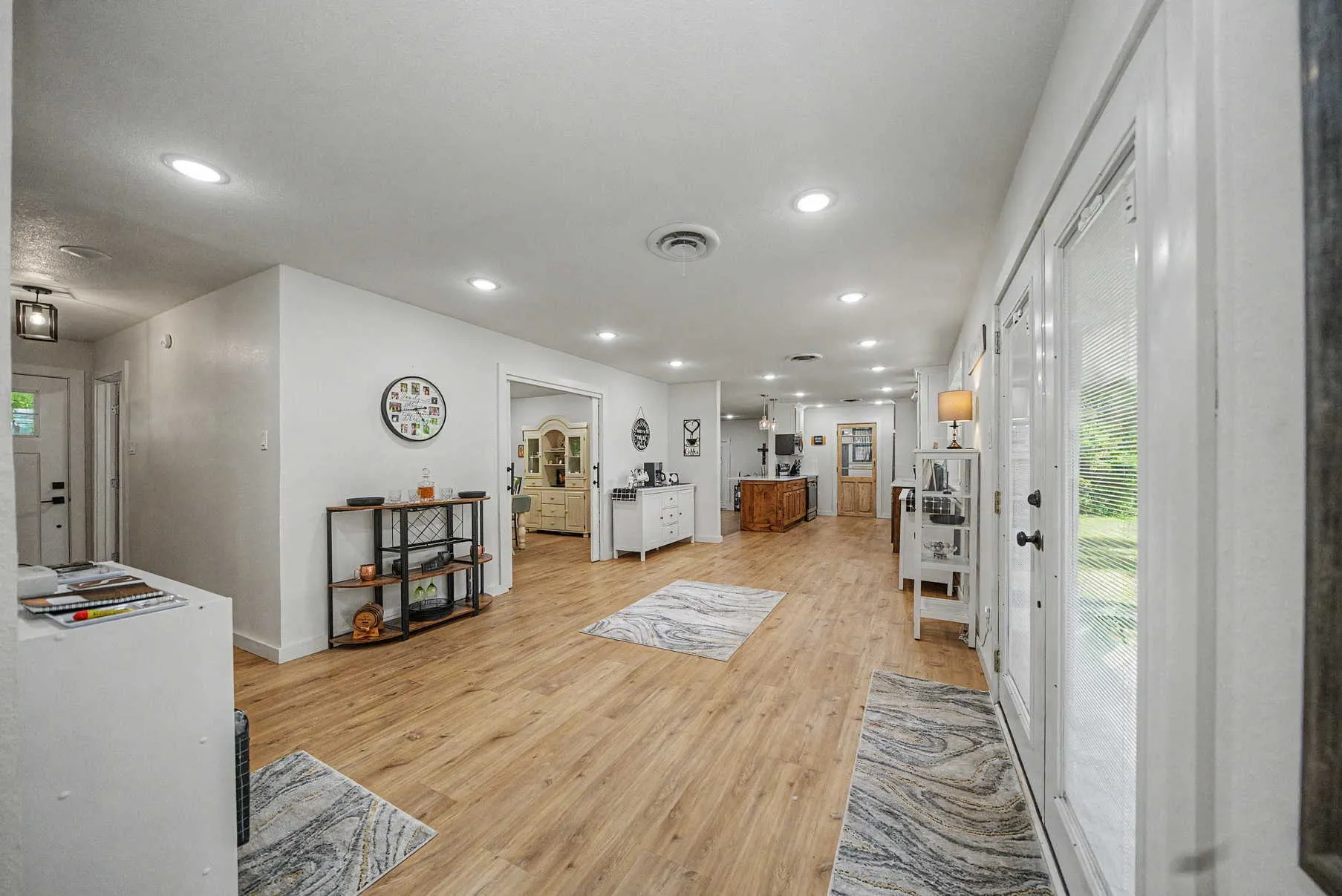 Single Family Residence For Sale in Palo Pinto County , 401 NW 32nd Street, Mineral Wells, Texas 76067, 3 Bedrooms, 2 Bathrooms, Garage spaces, 2,238 Sqft, built in 1963, Preowned, Price $320,000, mls#21240131, Real Estate Agent in Mineral Wells, Homes For Sale in Palo Pinto county, Homes For Sale in Mineral Wells, Realtor in Mineral Wells Texas, Real Estate Brokerage Independent Realty Texas, Luminita Cordes Realtor