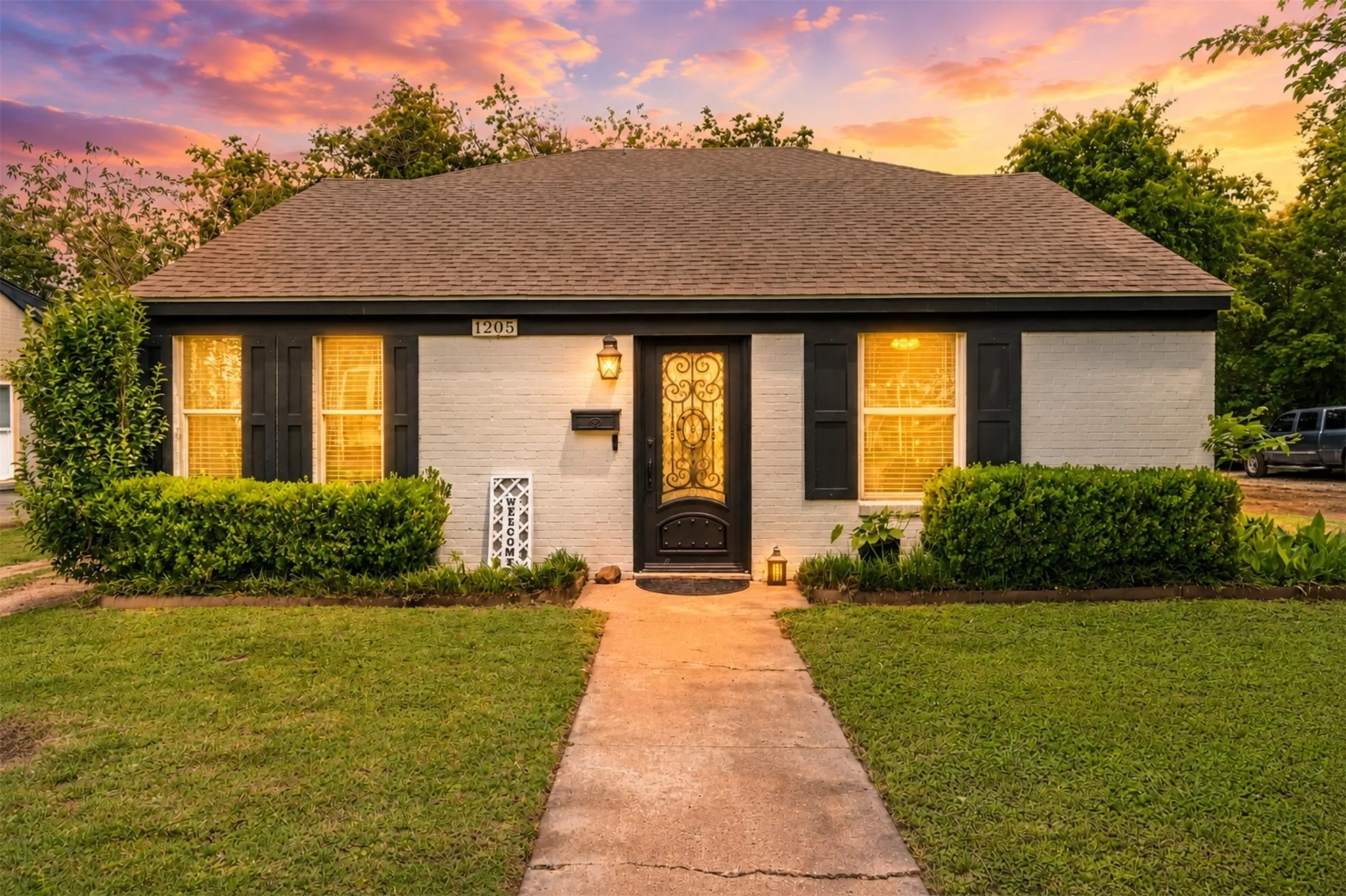 Single Family Residence For Sale in Mc Lennan County , 1205 N 17th Street, Waco, Texas 76707, 4 Bedroom, 3 Bathroom, Garage spaces, 1,795 Sqft, built in 1949, mls#21240111, Real Estate Agent in Waco, Homes For Sale in Mc Lennan county, Homes For Sale in Waco, Realtor in Waco Texas, Real Estate Brokerage Independent Realty Texas, Luminita Cordes Realtor