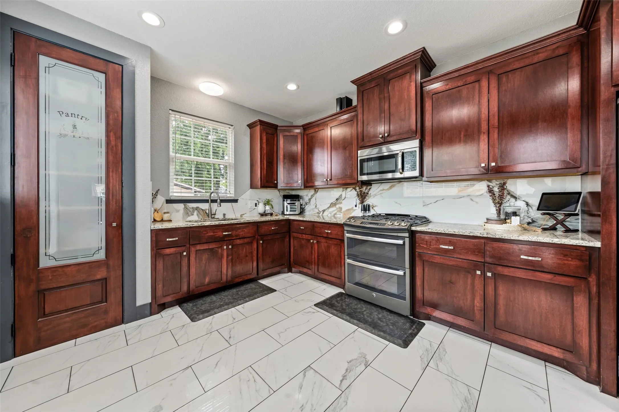 Single Family Residence For Sale in Mc Lennan County , 1205 N 17th Street, Waco, Texas 76707, 4 Bedroom, 3 Bathroom, Garage spaces, 1,795 Sqft, built in 1949, mls#21240111, Real Estate Agent in Waco, Homes For Sale in Mc Lennan county, Homes For Sale in Waco, Realtor in Waco Texas, Real Estate Brokerage Independent Realty Texas, Luminita Cordes Realtor