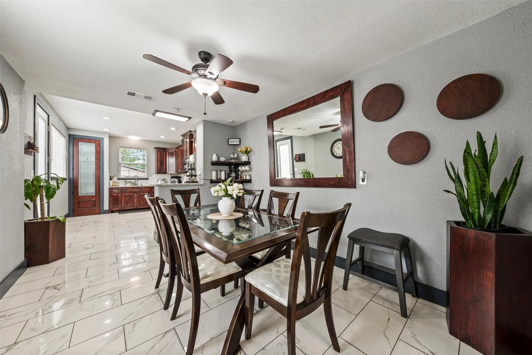 Single Family Residence For Sale in Mc Lennan County , 1205 N 17th Street, Waco, Texas 76707, 4 Bedroom, 3 Bathroom, Garage spaces, 1,795 Sqft, built in 1949, mls#21240111, Real Estate Agent in Waco, Homes For Sale in Mc Lennan county, Homes For Sale in Waco, Realtor in Waco Texas, Real Estate Brokerage Independent Realty Texas, Luminita Cordes Realtor
