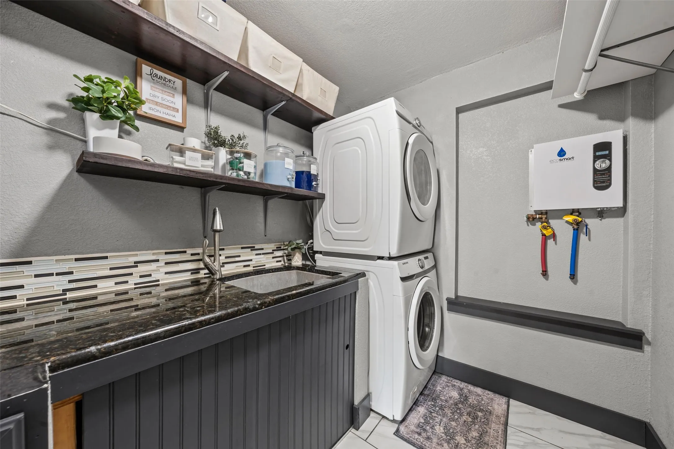 Single Family Residence For Sale in Mc Lennan County , 1205 N 17th Street, Waco, Texas 76707, 4 Bedroom, 3 Bathroom, Garage spaces, 1,795 Sqft, built in 1949, mls#21240111, Real Estate Agent in Waco, Homes For Sale in Mc Lennan county, Homes For Sale in Waco, Realtor in Waco Texas, Real Estate Brokerage Independent Realty Texas, Luminita Cordes Realtor
