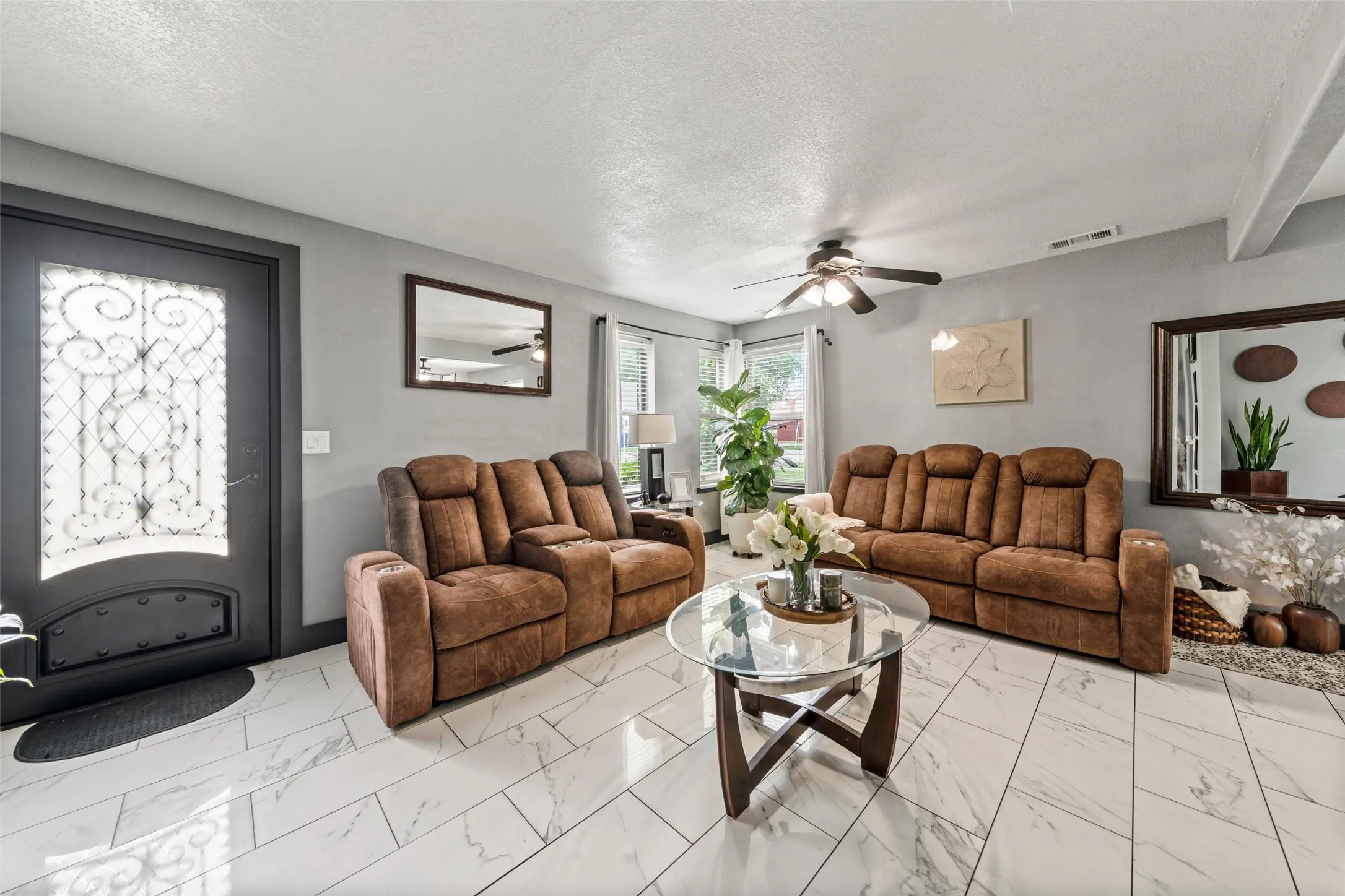 Single Family Residence For Sale in Mc Lennan County , 1205 N 17th Street, Waco, Texas 76707, 4 Bedroom, 3 Bathroom, Garage spaces, 1,795 Sqft, built in 1949, mls#21240111, Real Estate Agent in Waco, Homes For Sale in Mc Lennan county, Homes For Sale in Waco, Realtor in Waco Texas, Real Estate Brokerage Independent Realty Texas, Luminita Cordes Realtor