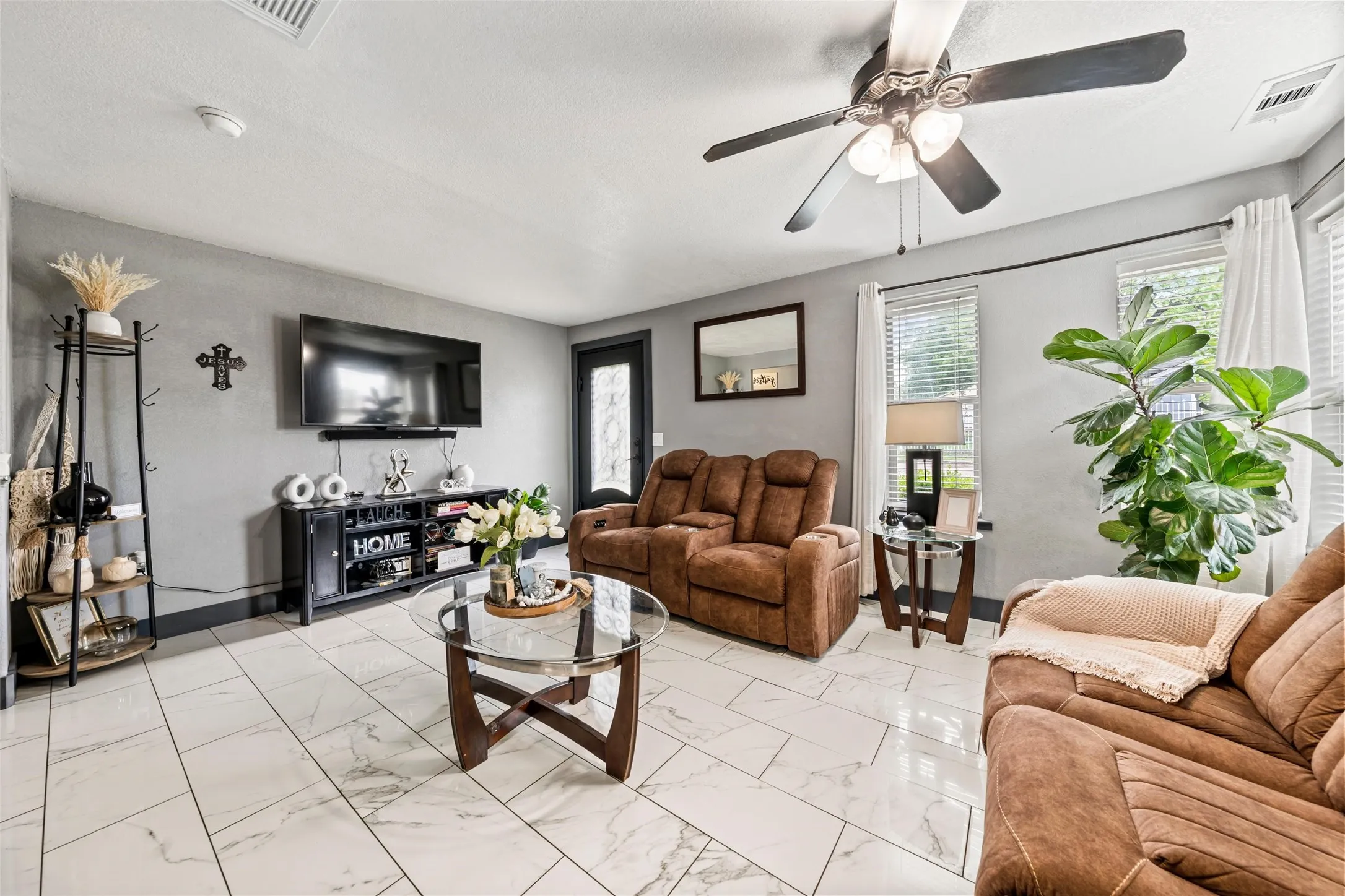 Single Family Residence For Sale in Mc Lennan County , 1205 N 17th Street, Waco, Texas 76707, 4 Bedroom, 3 Bathroom, Garage spaces, 1,795 Sqft, built in 1949, mls#21240111, Real Estate Agent in Waco, Homes For Sale in Mc Lennan county, Homes For Sale in Waco, Realtor in Waco Texas, Real Estate Brokerage Independent Realty Texas, Luminita Cordes Realtor