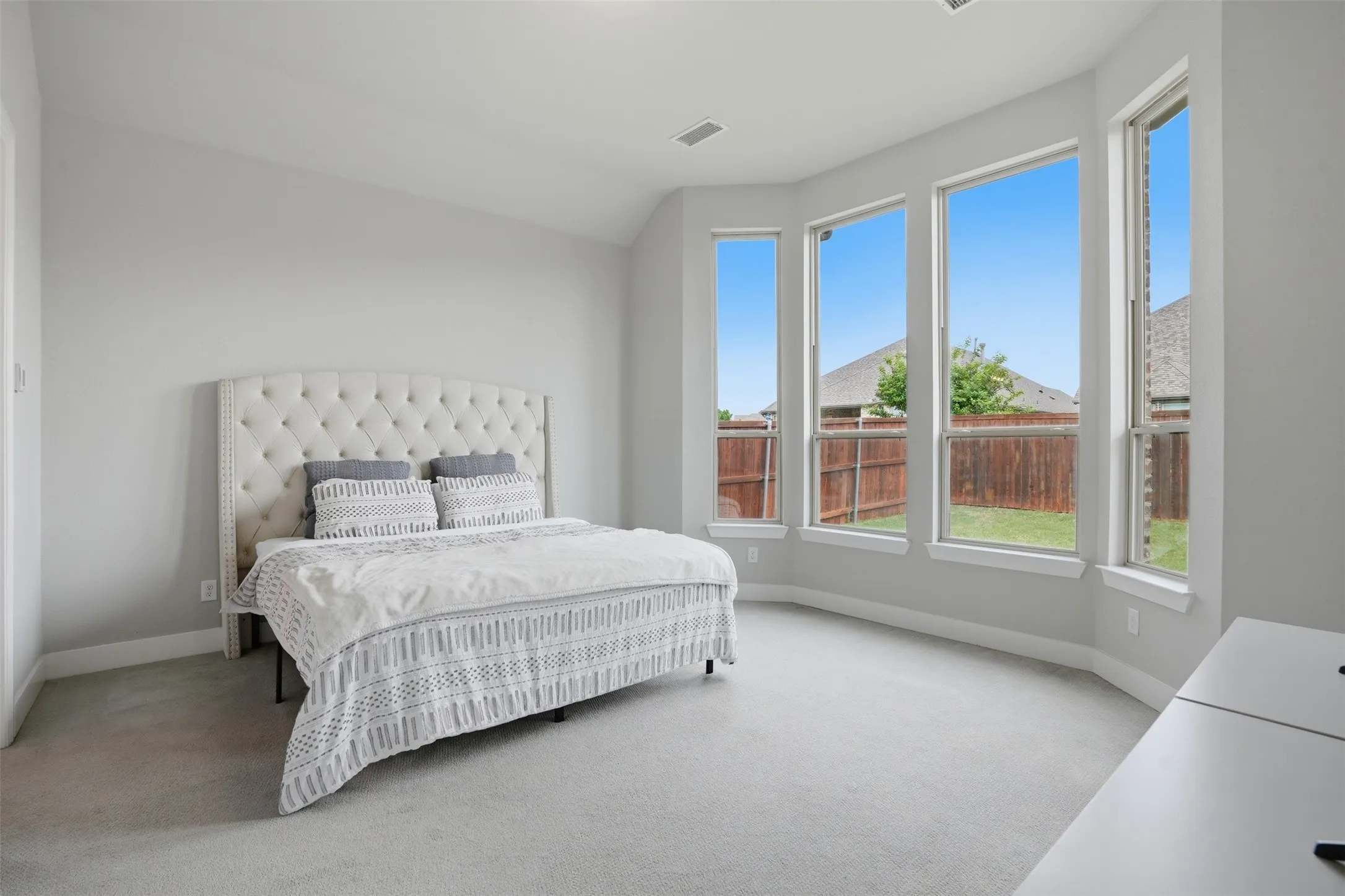 Single Family Residence For Sale in Denton County , 1429 Eclipse Road, Aubrey, Texas 76227, 4 Bedroom, 3 Bathroom, 2 Garage spaces, 2,086 Sqft, built in 2019, Preowned, mls#21224099, Real Estate Agent in Aubrey, Homes For Sale in Denton county, Homes For Sale in Aubrey, Realtor in Aubrey Texas, Real Estate Brokerage Independent Realty Texas, Luminita Cordes Realtor
