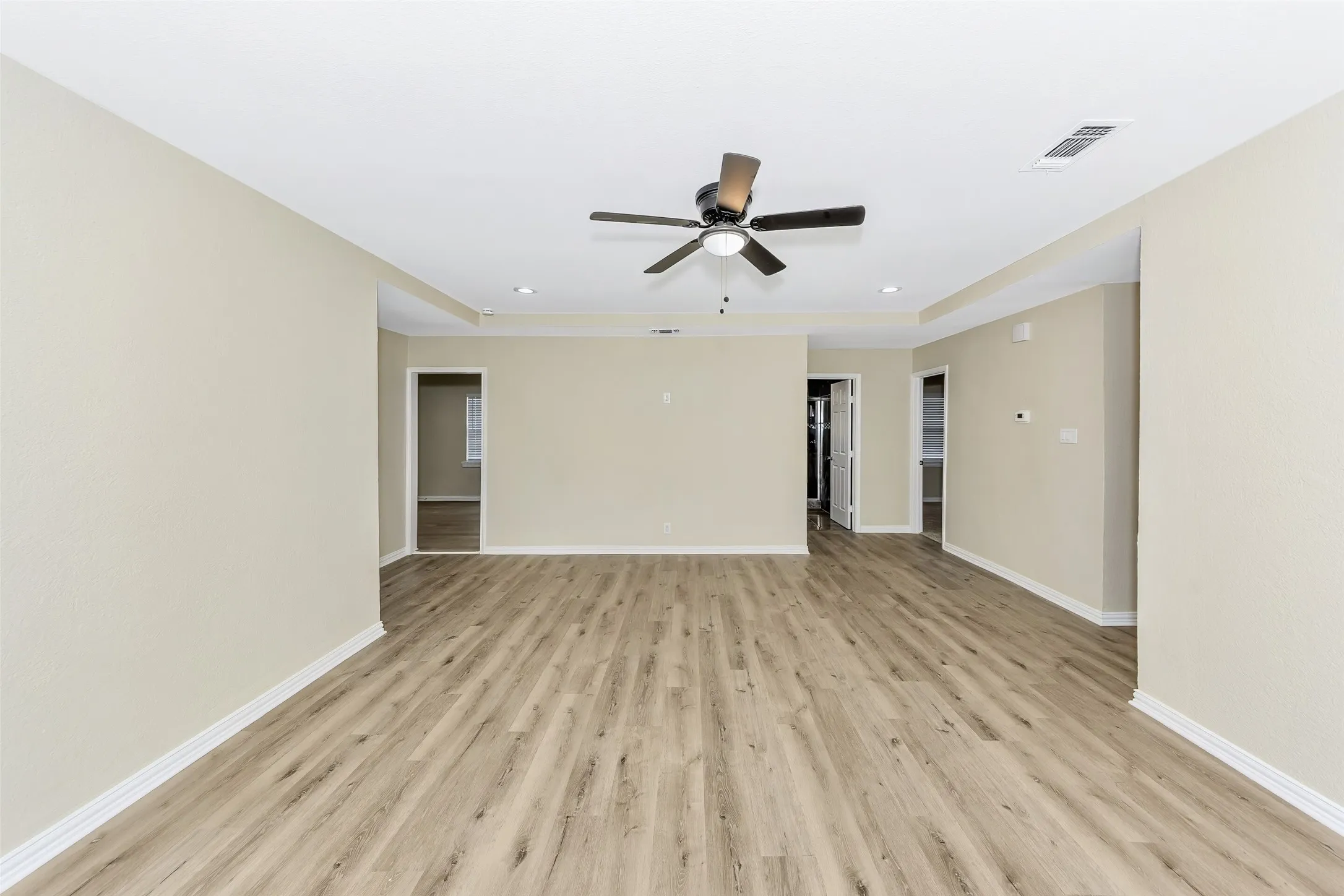 Single Family Residence For Sale in Tarrant County , 5924 Angus Drive, Fort Worth, Texas 76179, 4 Bedroom, 2 Bathroom, 2 Garage spaces, 1,752 Sqft, built in 1990, Preowned, mls#21240810, Real Estate Agent in Fort Worth, Homes For Sale in Tarrant county, Homes For Sale in Fort Worth, Realtor in Fort Worth Texas, Real Estate Brokerage Independent Realty Texas, Luminita Cordes Realtor