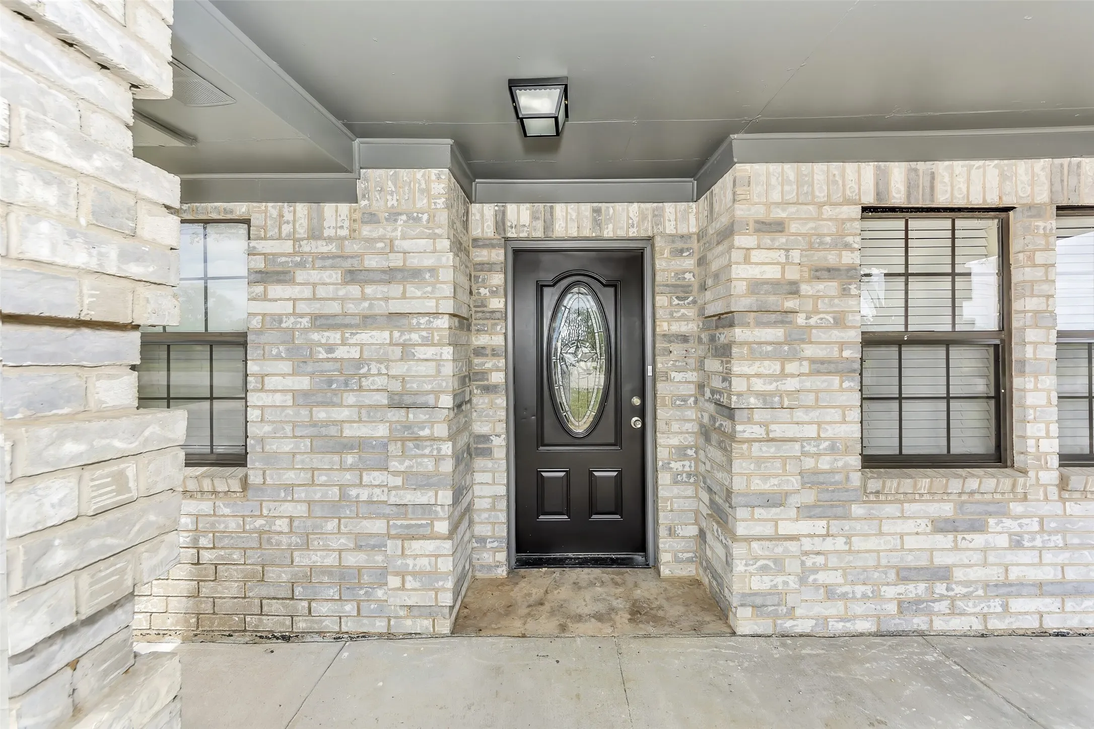 Single Family Residence For Sale in Tarrant County , 5924 Angus Drive, Fort Worth, Texas 76179, 4 Bedroom, 2 Bathroom, 2 Garage spaces, 1,752 Sqft, built in 1990, Preowned, mls#21240810, Real Estate Agent in Fort Worth, Homes For Sale in Tarrant county, Homes For Sale in Fort Worth, Realtor in Fort Worth Texas, Real Estate Brokerage Independent Realty Texas, Luminita Cordes Realtor