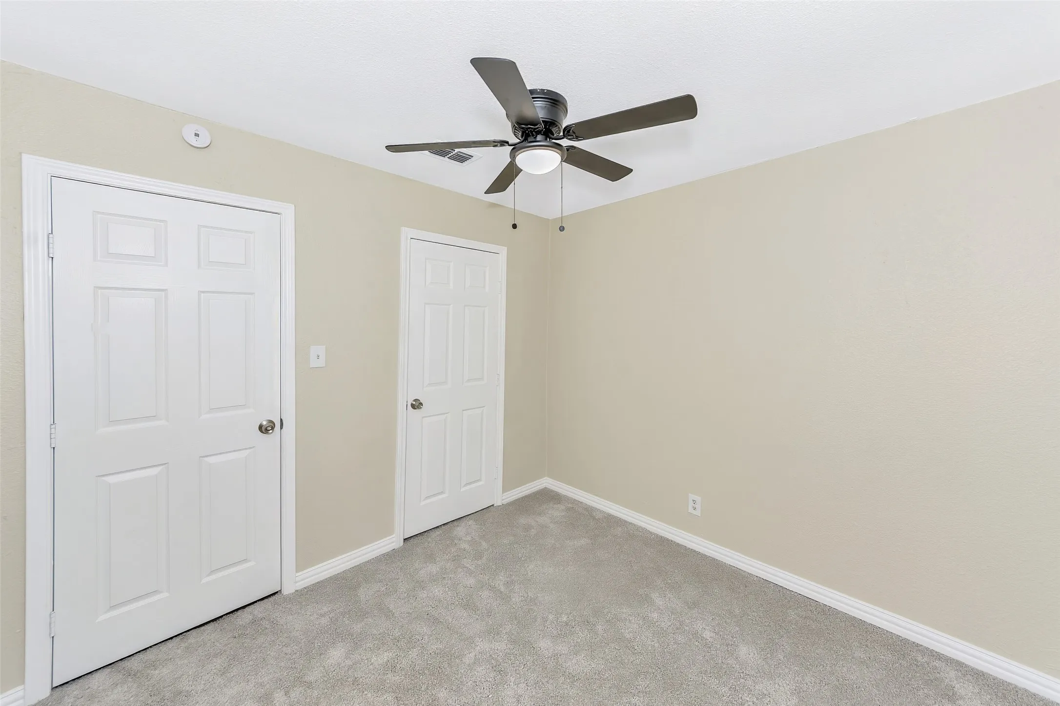 Single Family Residence For Sale in Tarrant County , 5924 Angus Drive, Fort Worth, Texas 76179, 4 Bedroom, 2 Bathroom, 2 Garage spaces, 1,752 Sqft, built in 1990, Preowned, mls#21240810, Real Estate Agent in Fort Worth, Homes For Sale in Tarrant county, Homes For Sale in Fort Worth, Realtor in Fort Worth Texas, Real Estate Brokerage Independent Realty Texas, Luminita Cordes Realtor