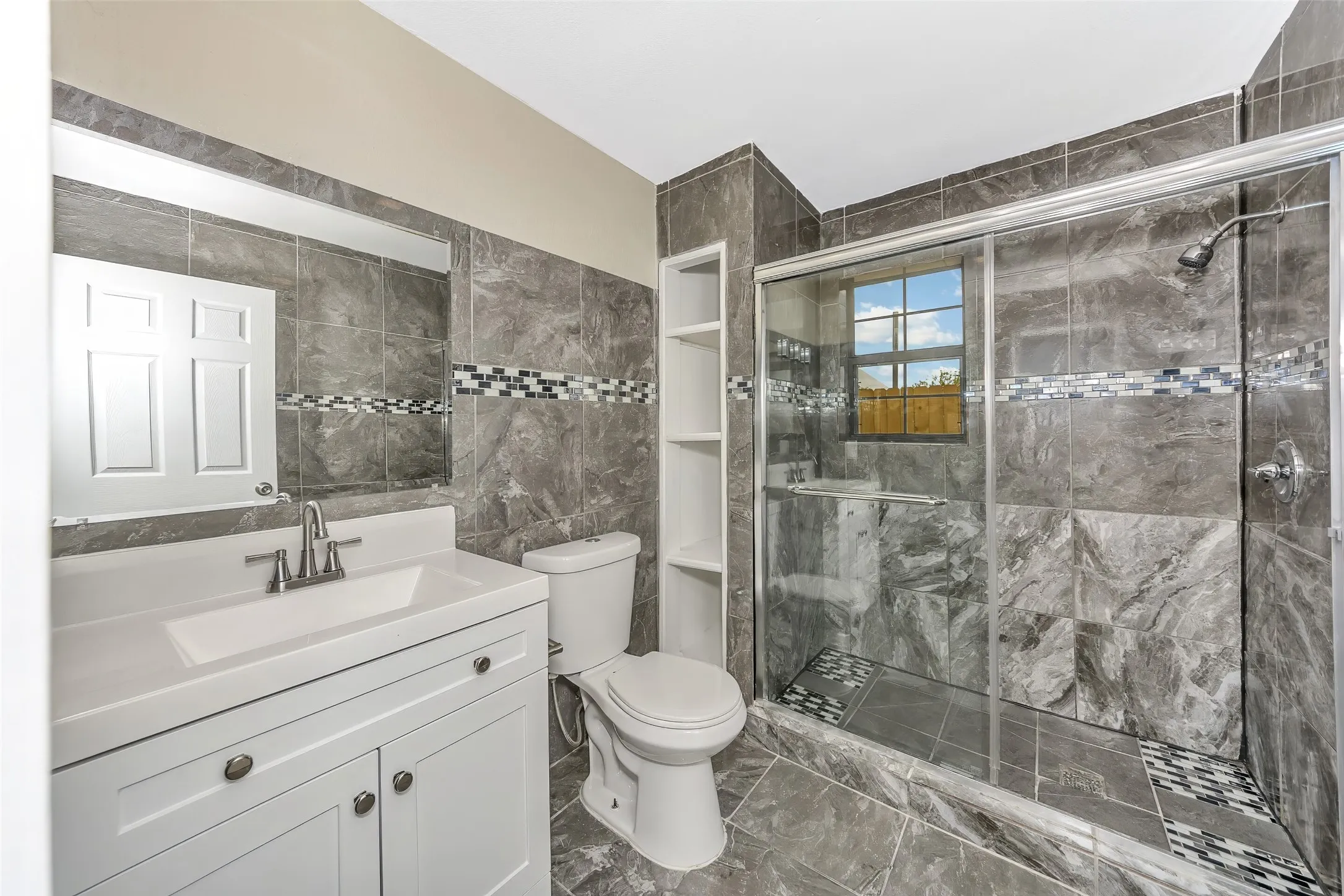 Single Family Residence For Sale in Tarrant County , 5924 Angus Drive, Fort Worth, Texas 76179, 4 Bedroom, 2 Bathroom, 2 Garage spaces, 1,752 Sqft, built in 1990, Preowned, mls#21240810, Real Estate Agent in Fort Worth, Homes For Sale in Tarrant county, Homes For Sale in Fort Worth, Realtor in Fort Worth Texas, Real Estate Brokerage Independent Realty Texas, Luminita Cordes Realtor