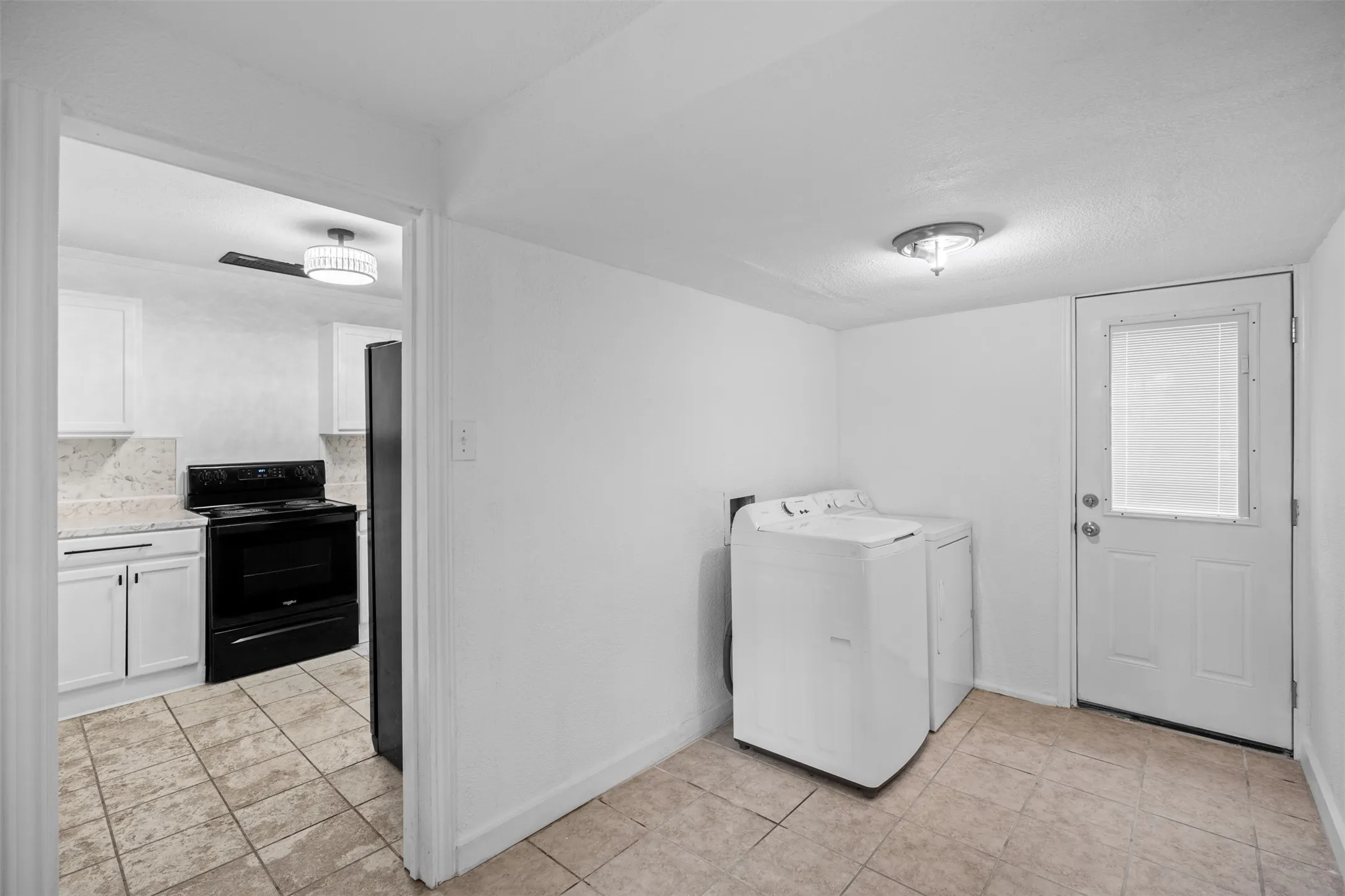 Single Family Residence For Sale in Tarrant County , 1800 Brook Hollow Drive, Fort Worth, Texas 76114, 3 Bedroom, 1 Bathroom, 1 Garage spaces, 1,251 Sqft, built in 1947, Price $245,000, mls#21240905, Real Estate Agent in Fort Worth, Homes For Sale in Tarrant county, Homes For Sale in Fort Worth, Realtor in Fort Worth Texas, Real Estate Brokerage Independent Realty Texas, Luminita Cordes Realtor