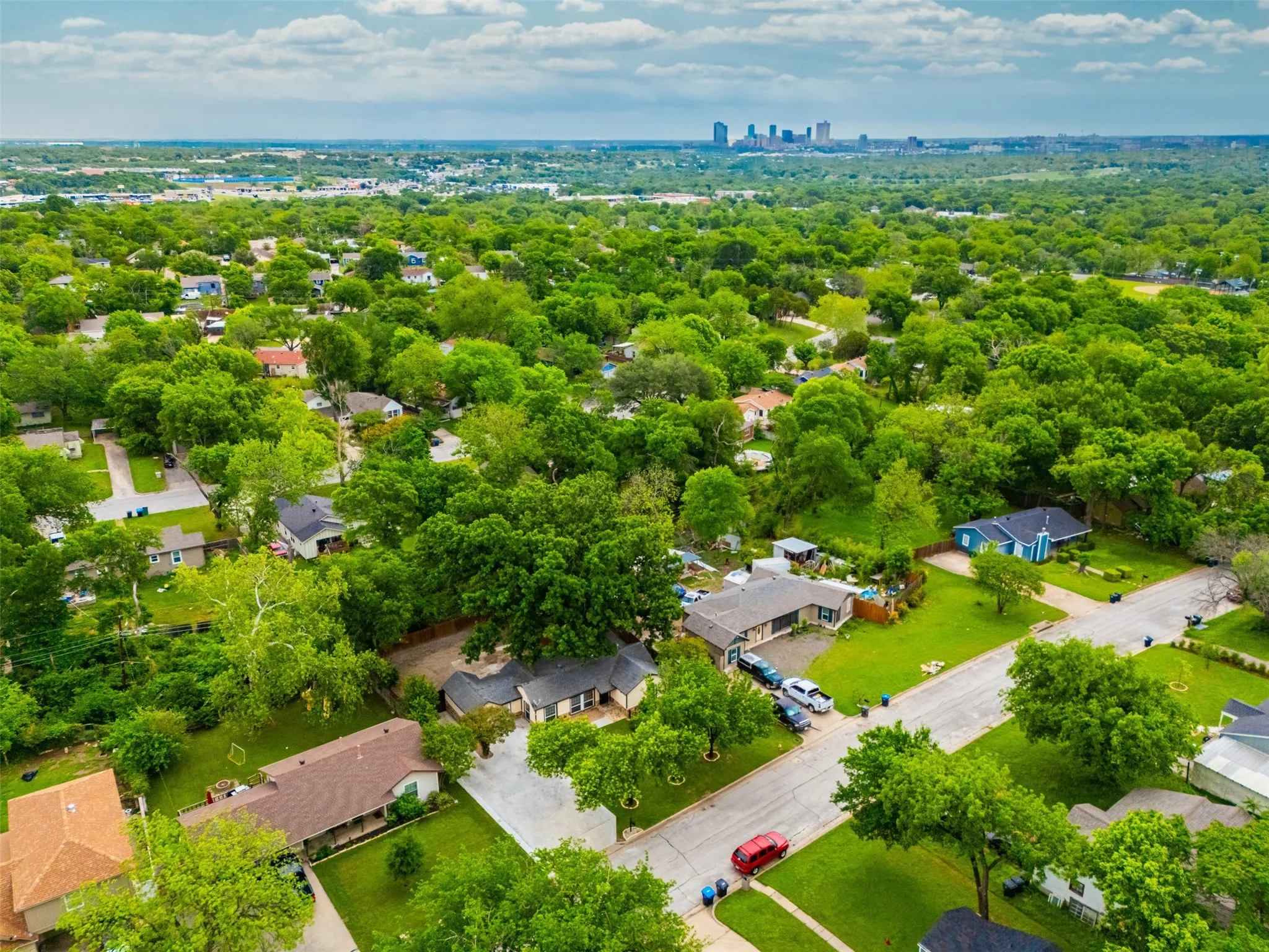 Single Family Residence For Sale in Tarrant County , 1800 Brook Hollow Drive, Fort Worth, Texas 76114, 3 Bedroom, 1 Bathroom, 1 Garage spaces, 1,251 Sqft, built in 1947, Price $245,000, mls#21240905, Real Estate Agent in Fort Worth, Homes For Sale in Tarrant county, Homes For Sale in Fort Worth, Realtor in Fort Worth Texas, Real Estate Brokerage Independent Realty Texas, Luminita Cordes Realtor