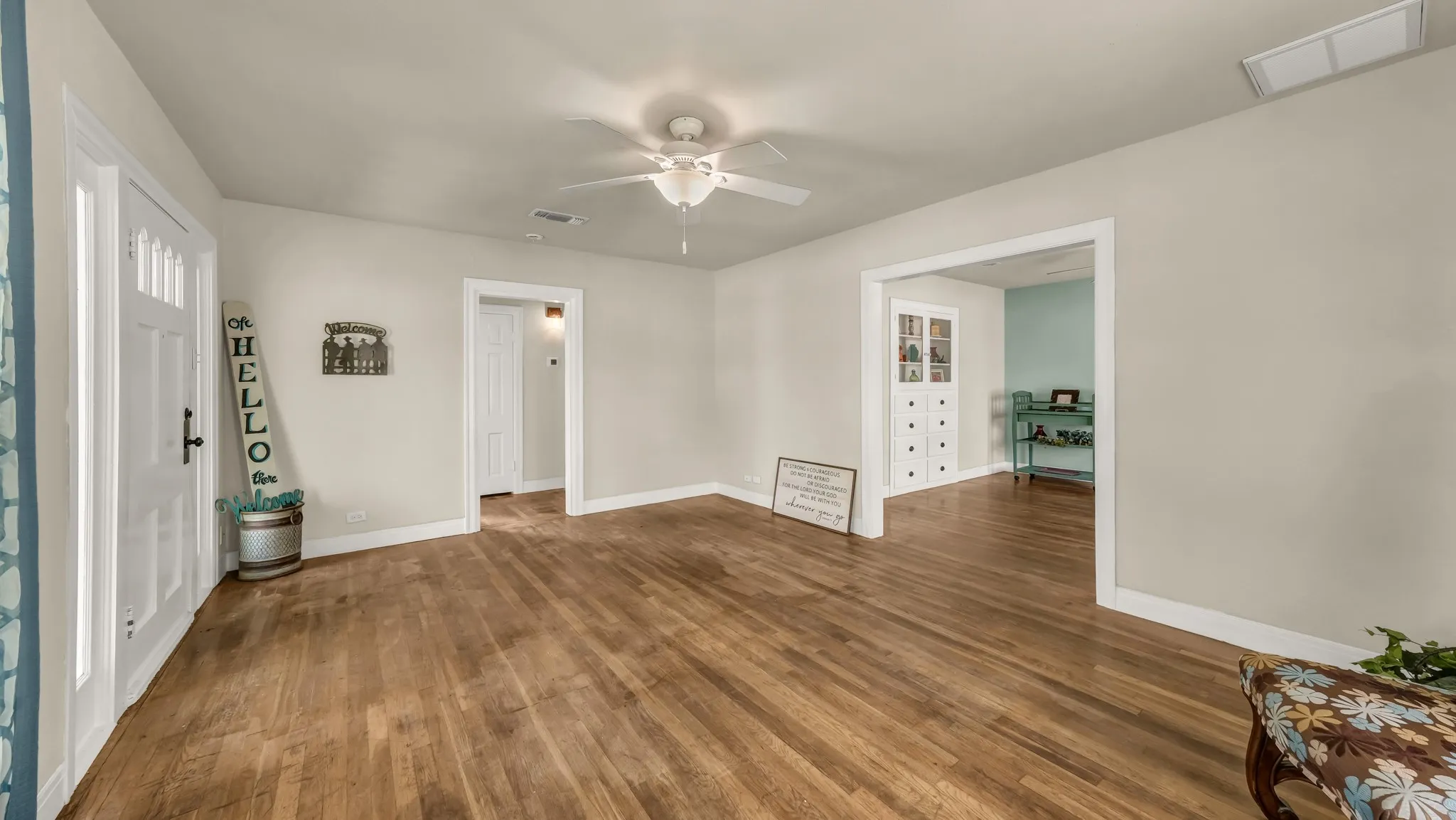 Single Family Residence For Sale in Palo Pinto County , 1715 N Oak Avenue, Mineral Wells, Texas 76067, 3 Bedroom, 2 Bathroom, 1 Garage spaces, 1,572 Sqft, built in 1940, mls#21240883, Real Estate Agent in Mineral Wells, Homes For Sale in Palo Pinto county, Homes For Sale in Mineral Wells, Realtor in Mineral Wells Texas, Real Estate Brokerage Independent Realty Texas, Luminita Cordes Realtor